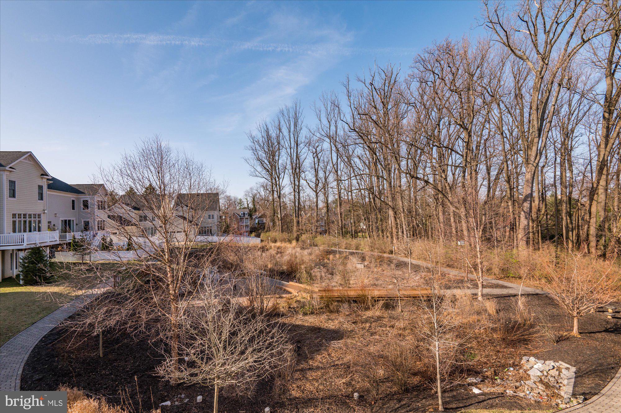 BETHESDA MEWS - Residential