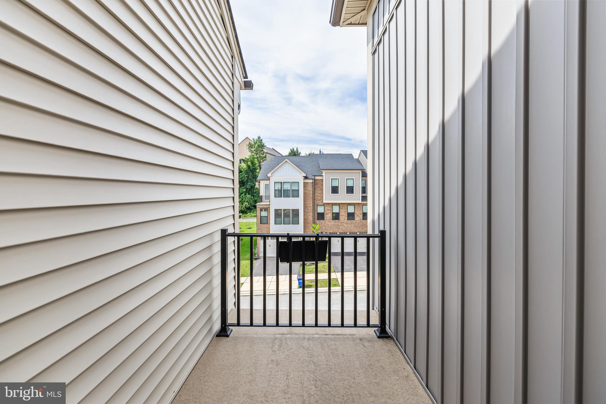 LONGVIEW RIDGE - Residential Lease