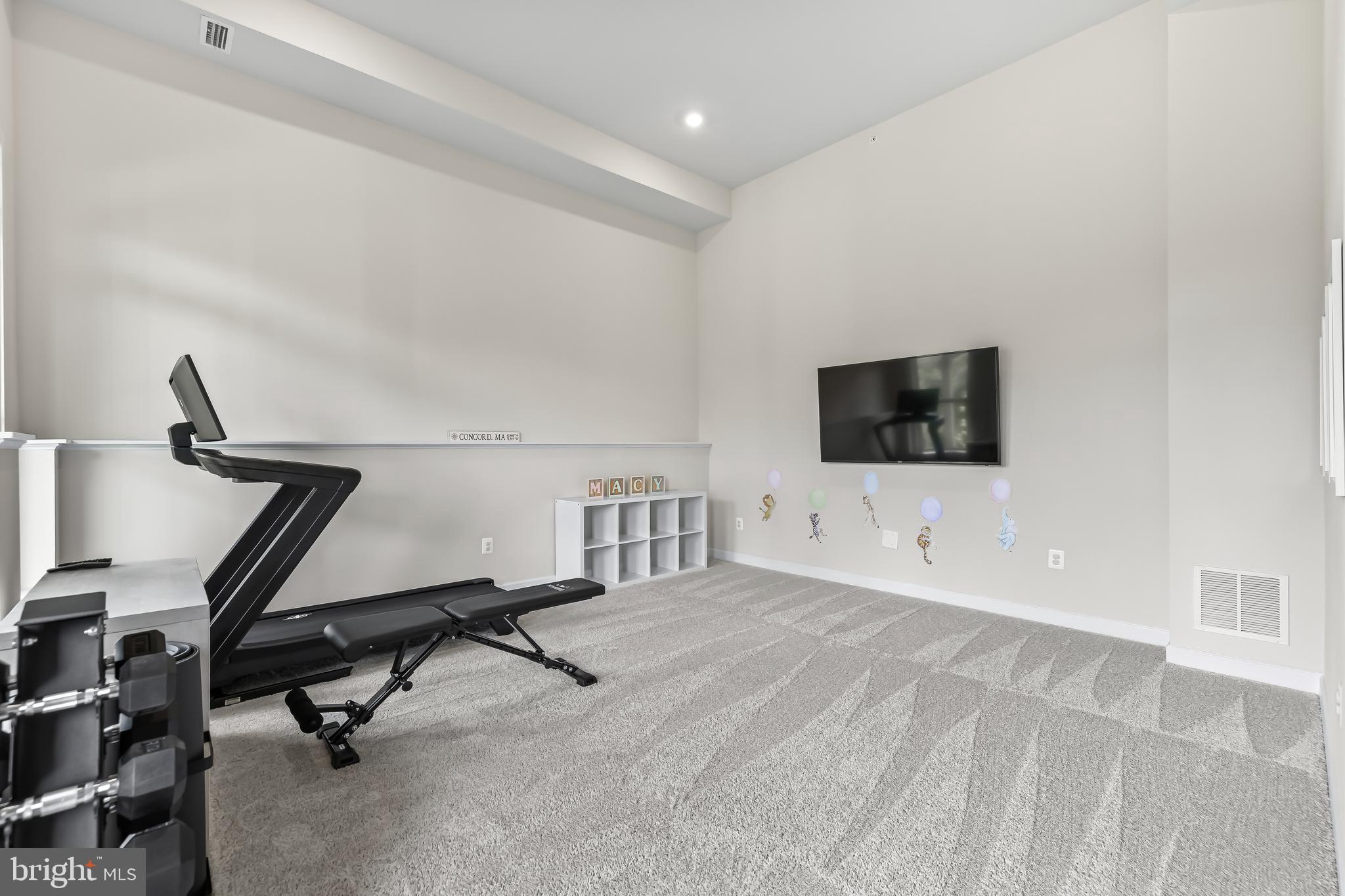 218 HICKORY HOLLOW COURT