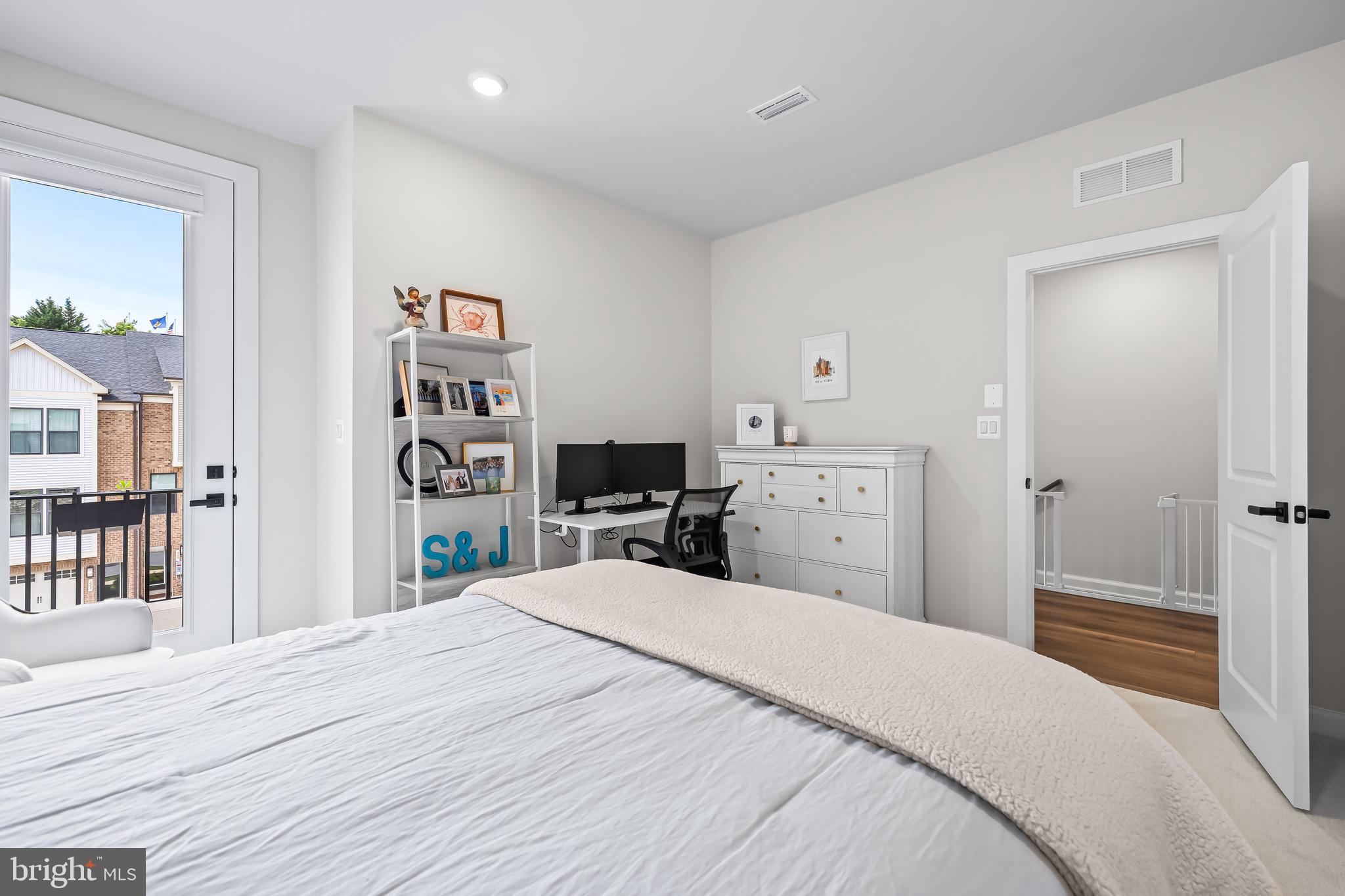 LONGVIEW RIDGE - Residential Lease