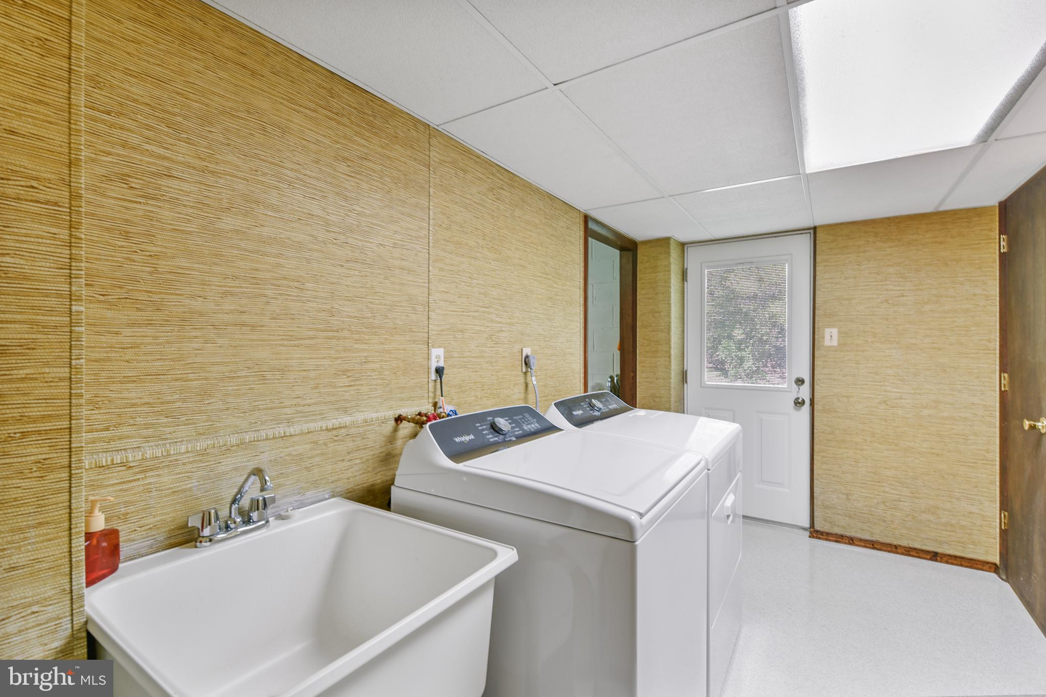 SUNRISE BEACH - Residential