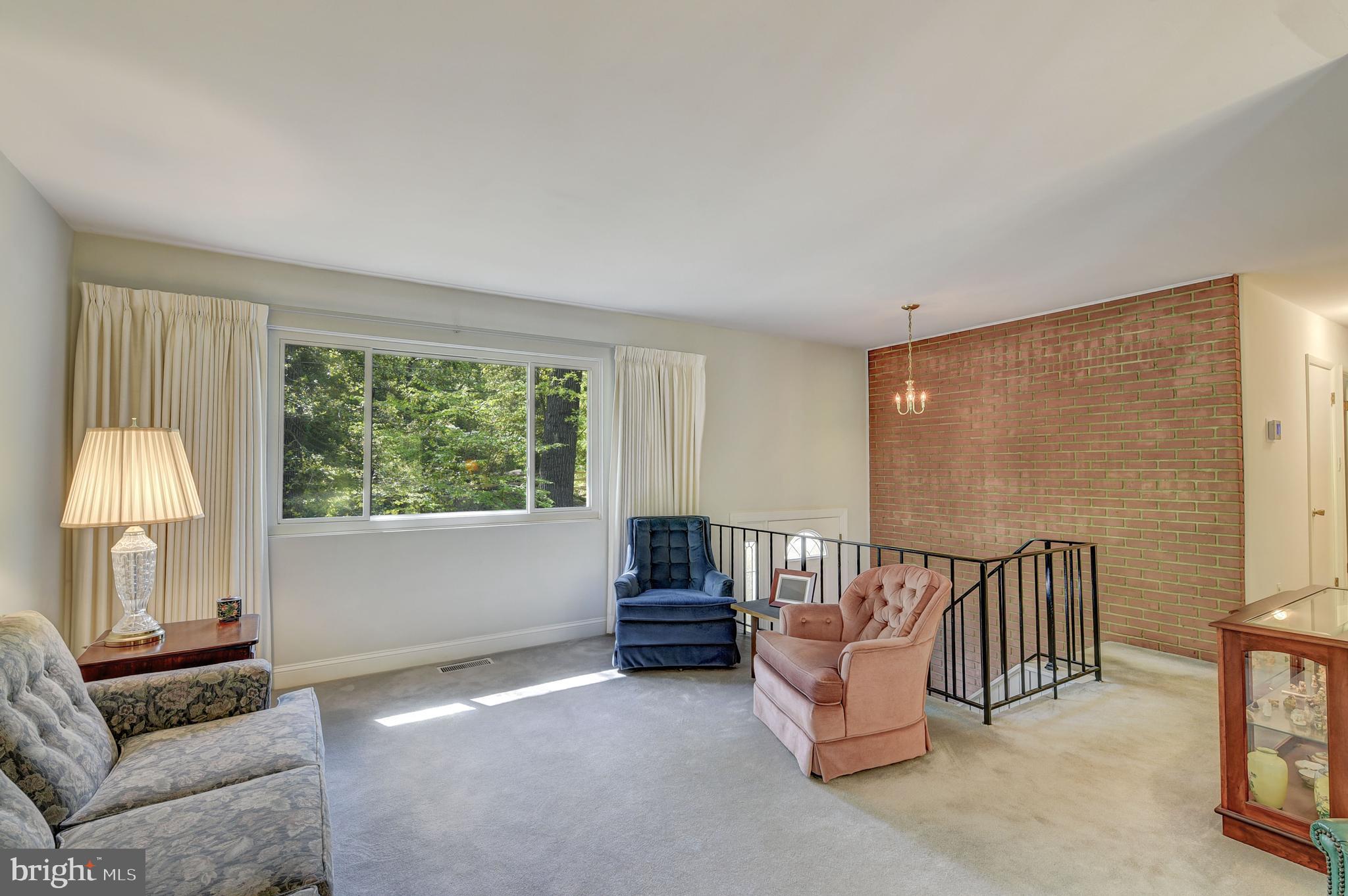 SUNRISE BEACH - Residential