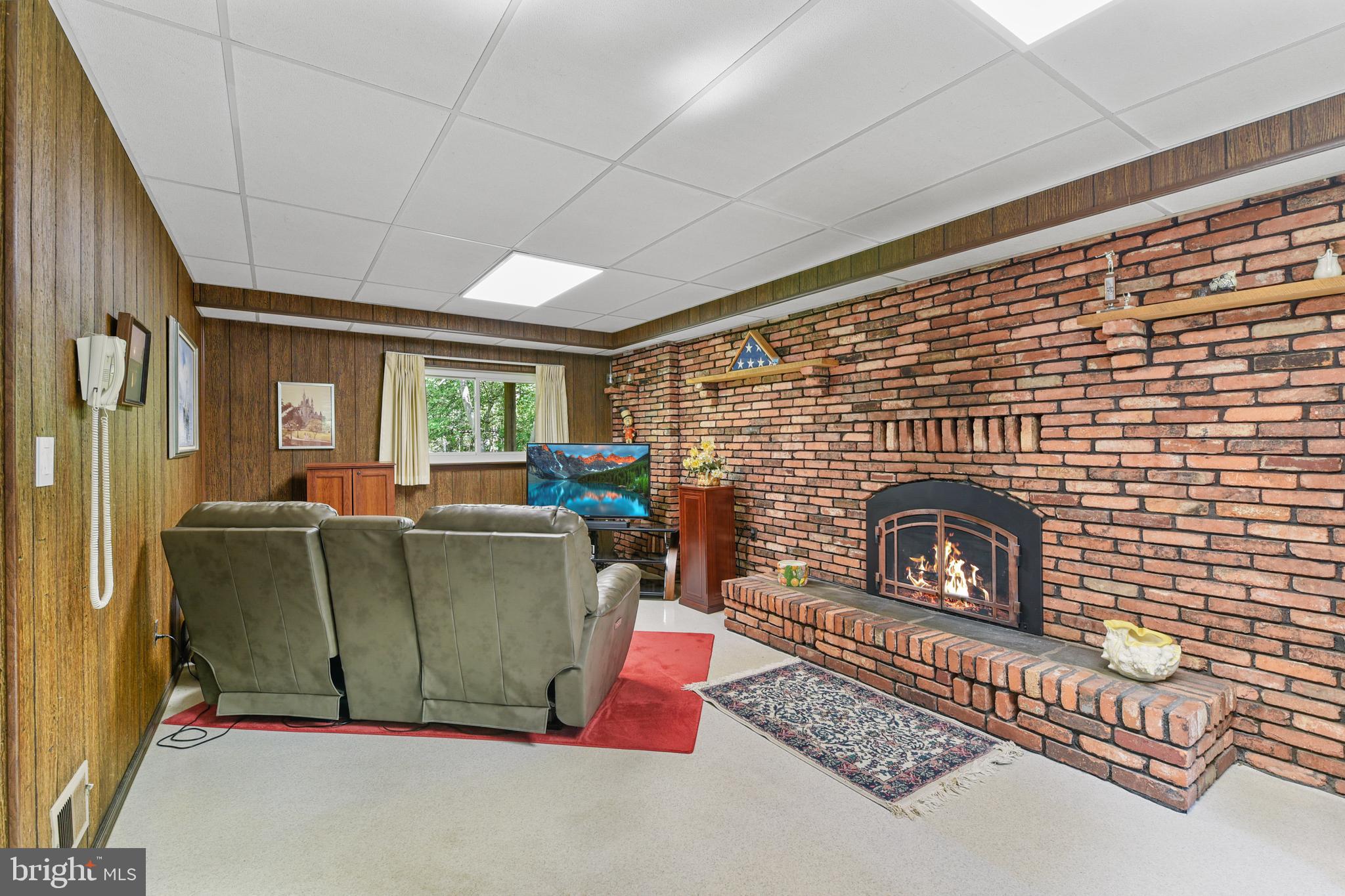 SUNRISE BEACH - Residential