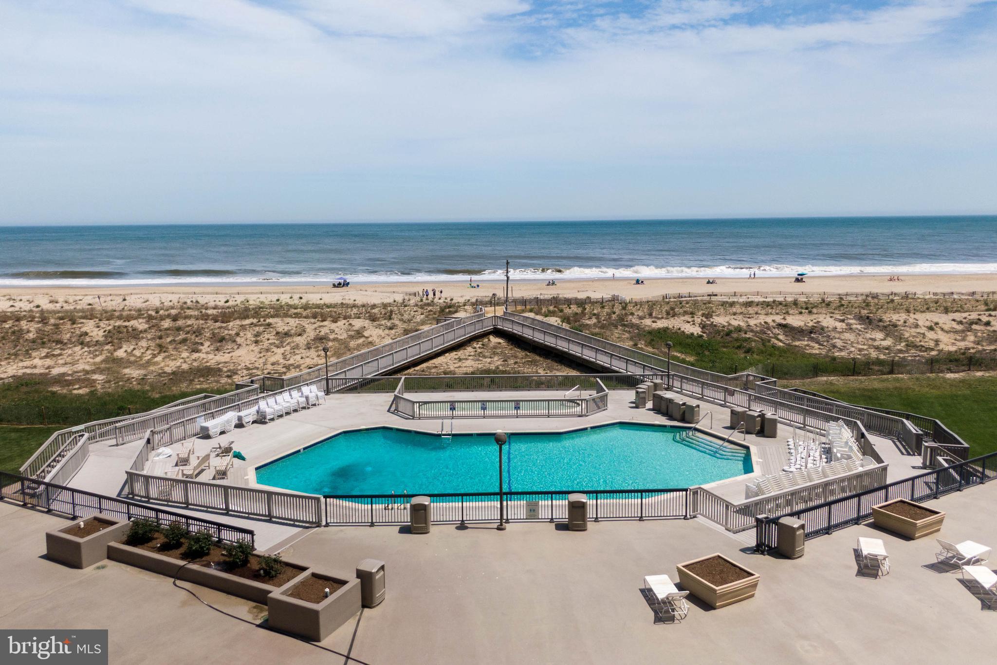 SEA COLONY EAST - Residential