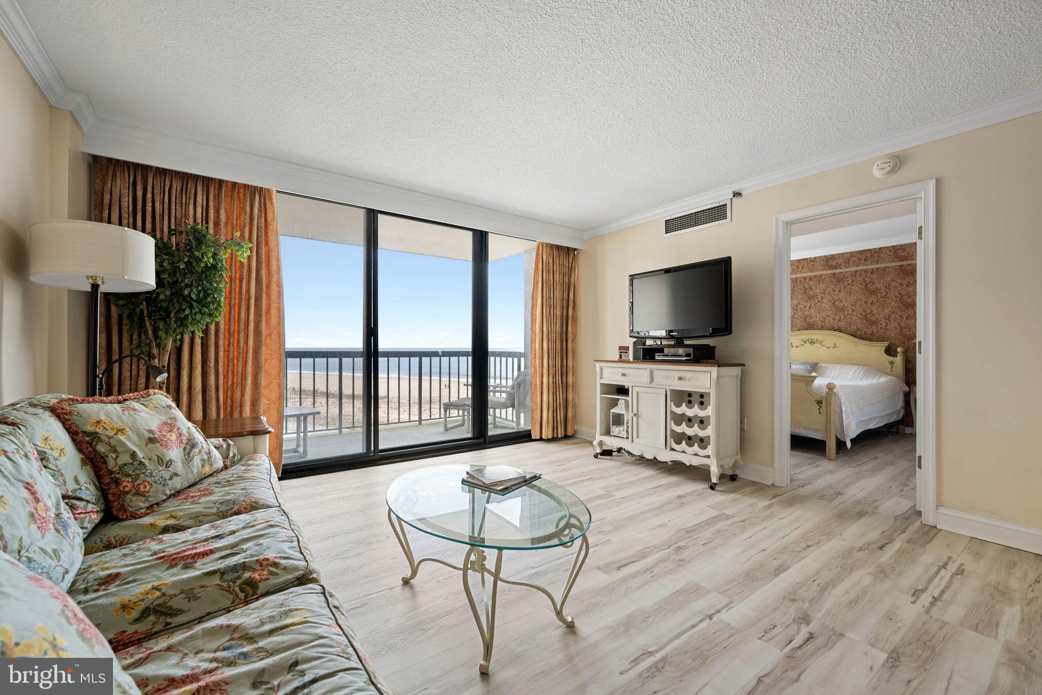 SEA COLONY EAST - Residential