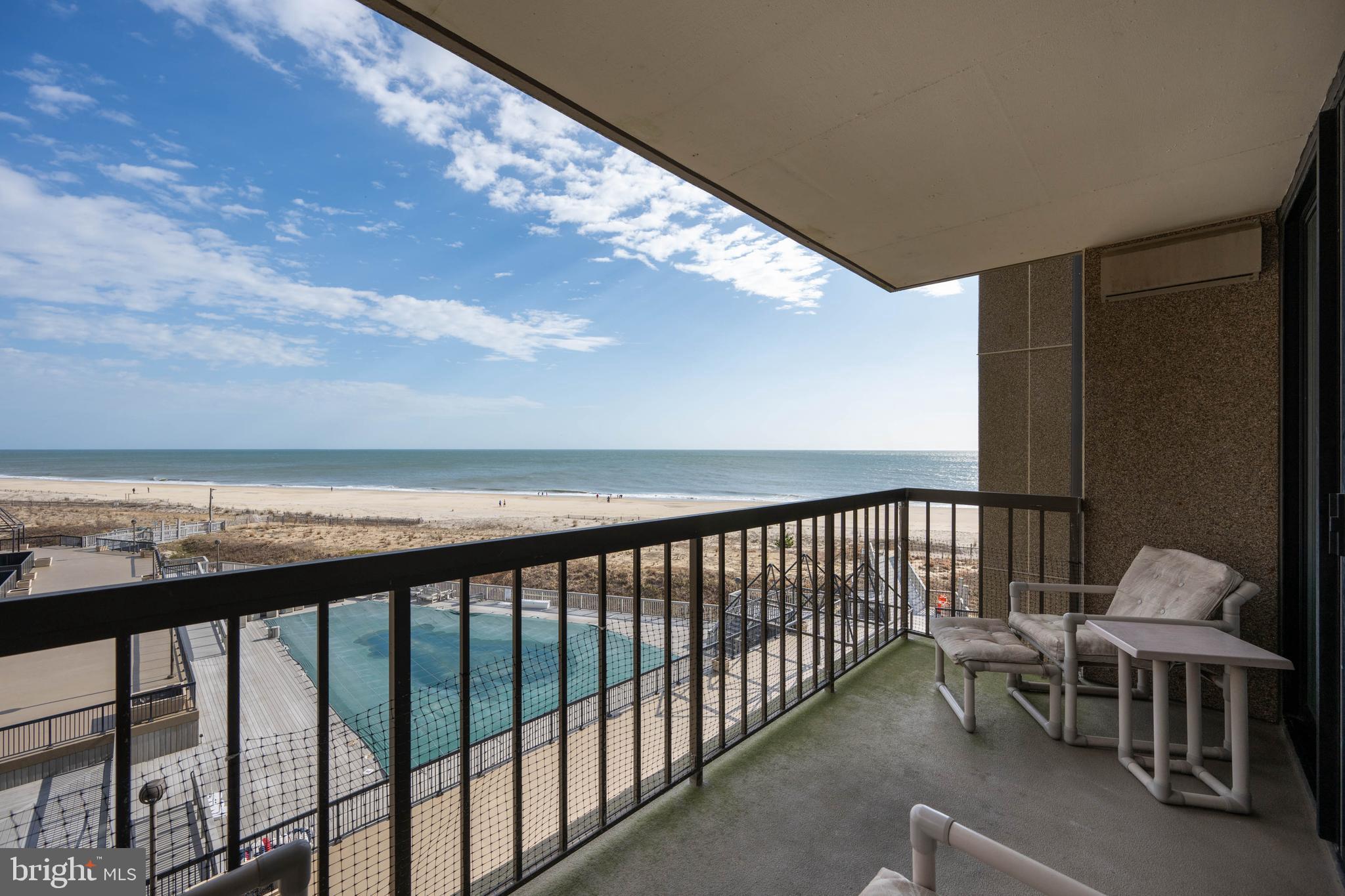 SEA COLONY EAST - Residential