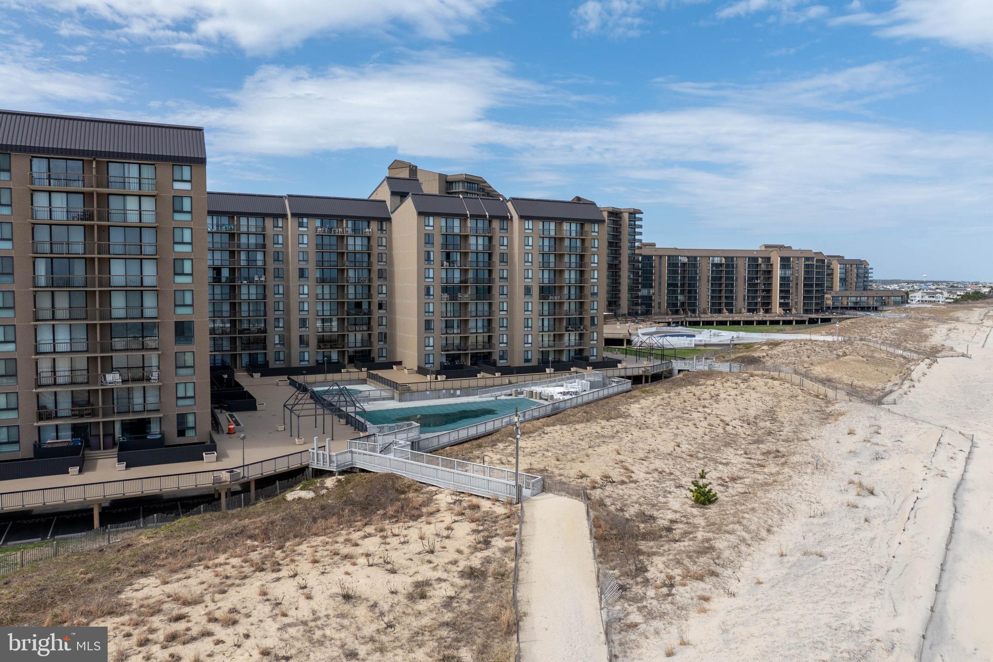 SEA COLONY EAST - Residential