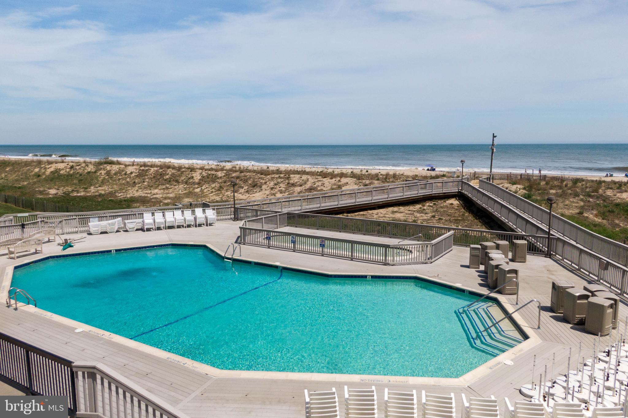 SEA COLONY EAST - Residential