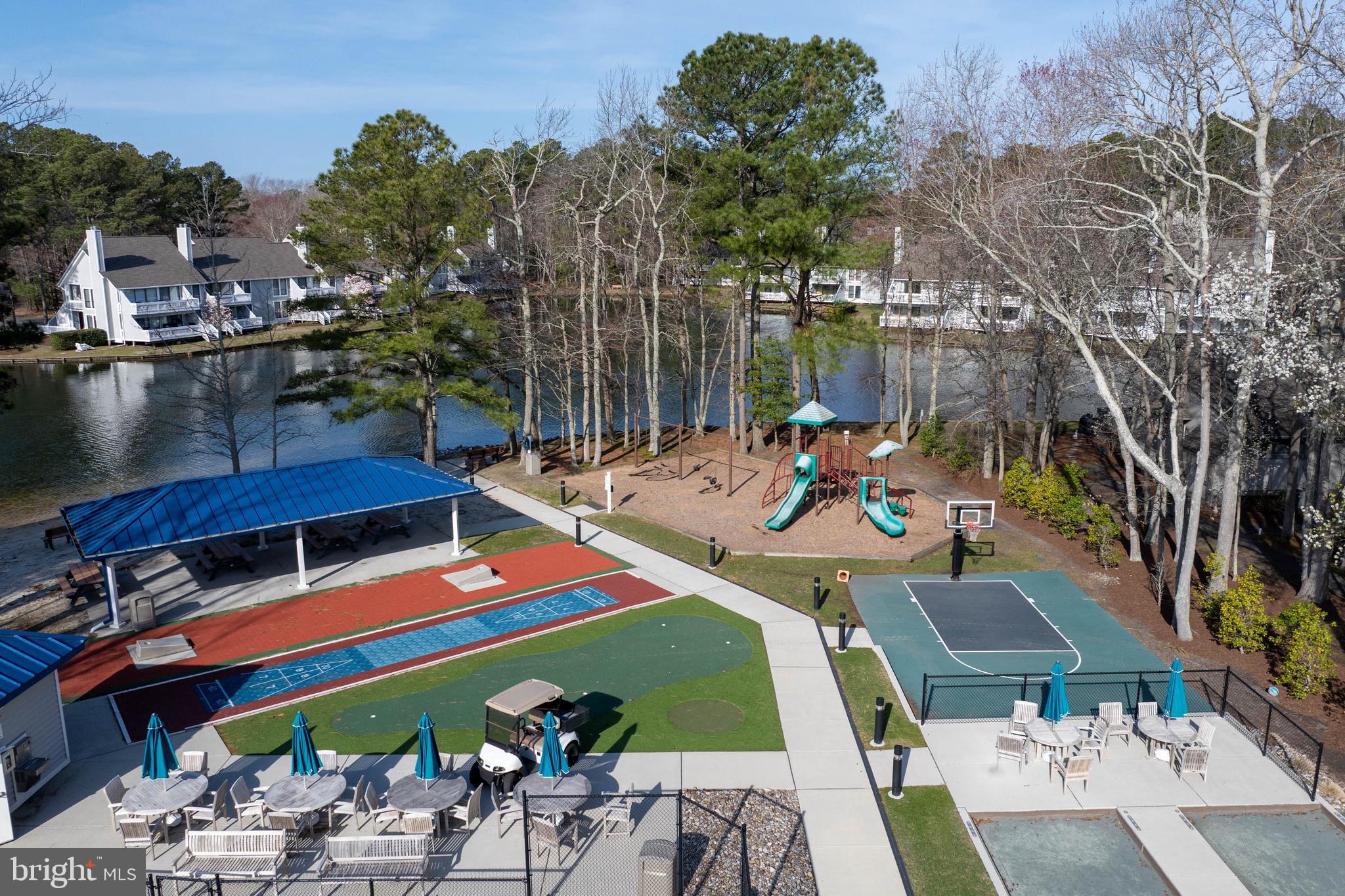 SEA COLONY EAST - Residential