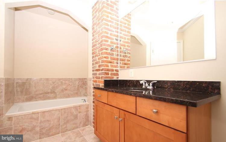 BREWERS HILL HISTORIC DISTRICT - Residential Lease