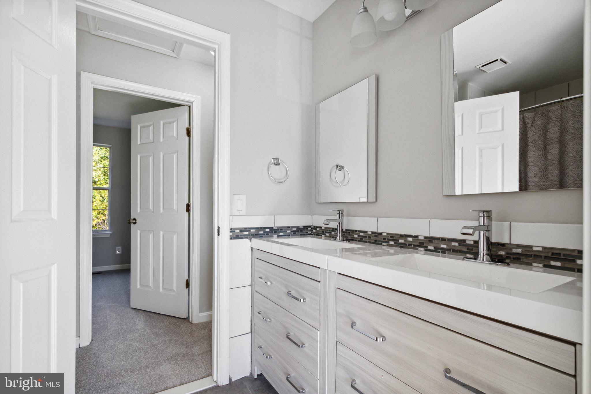 CAROLYN FOREST - Residential