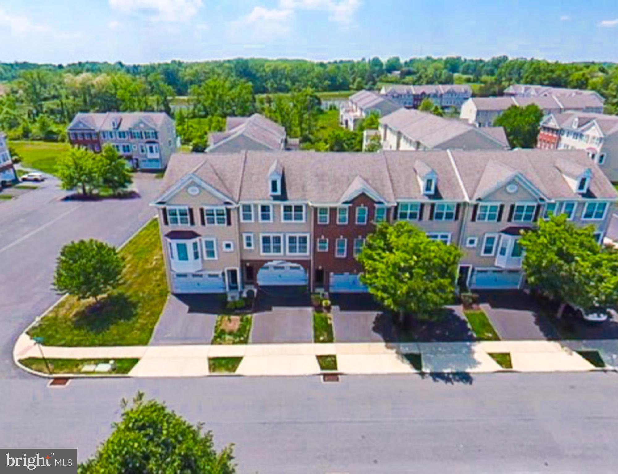 VILL AT COUNTRY VIEW - Residential
