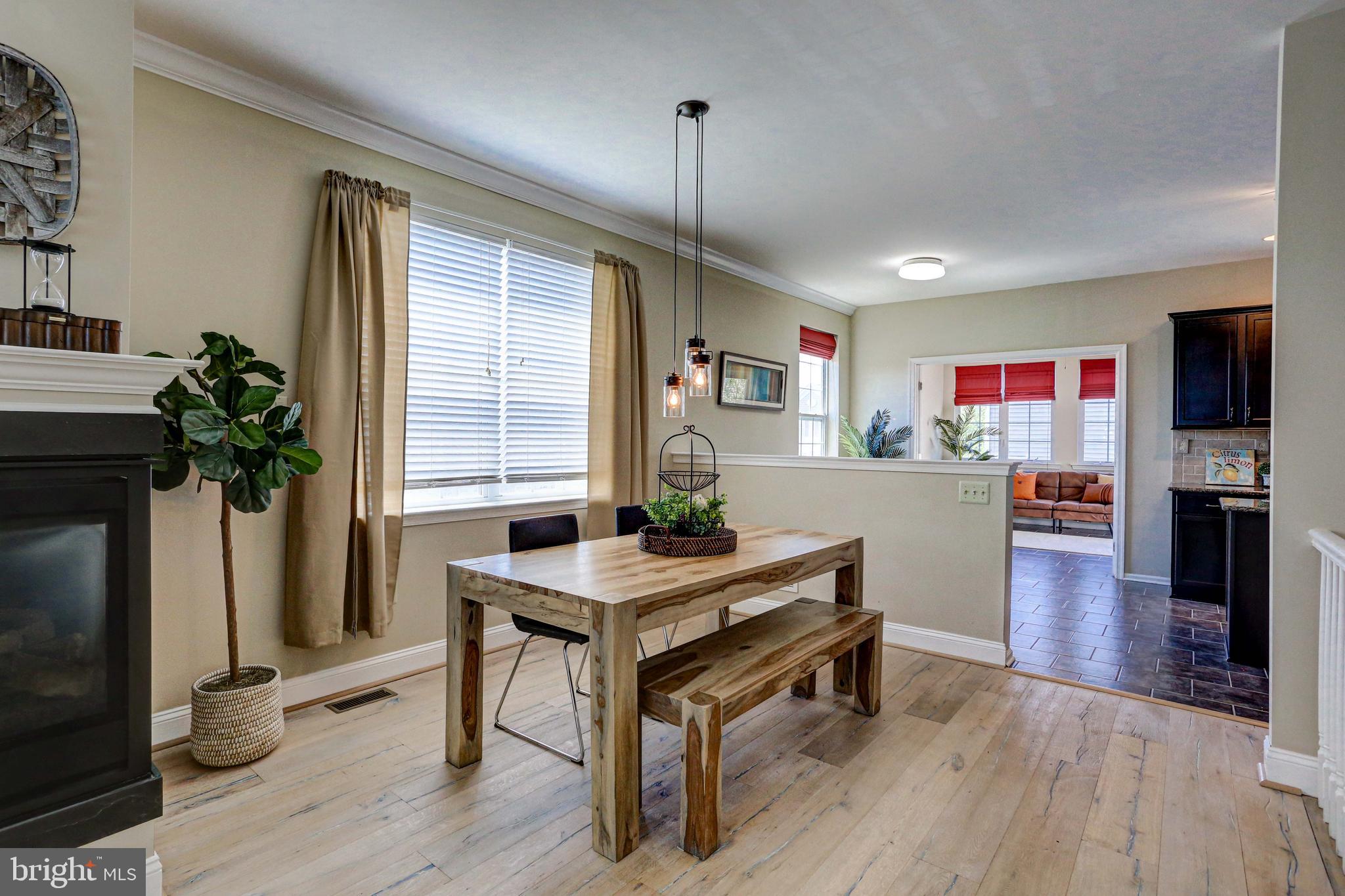 VILL AT COUNTRY VIEW - Residential