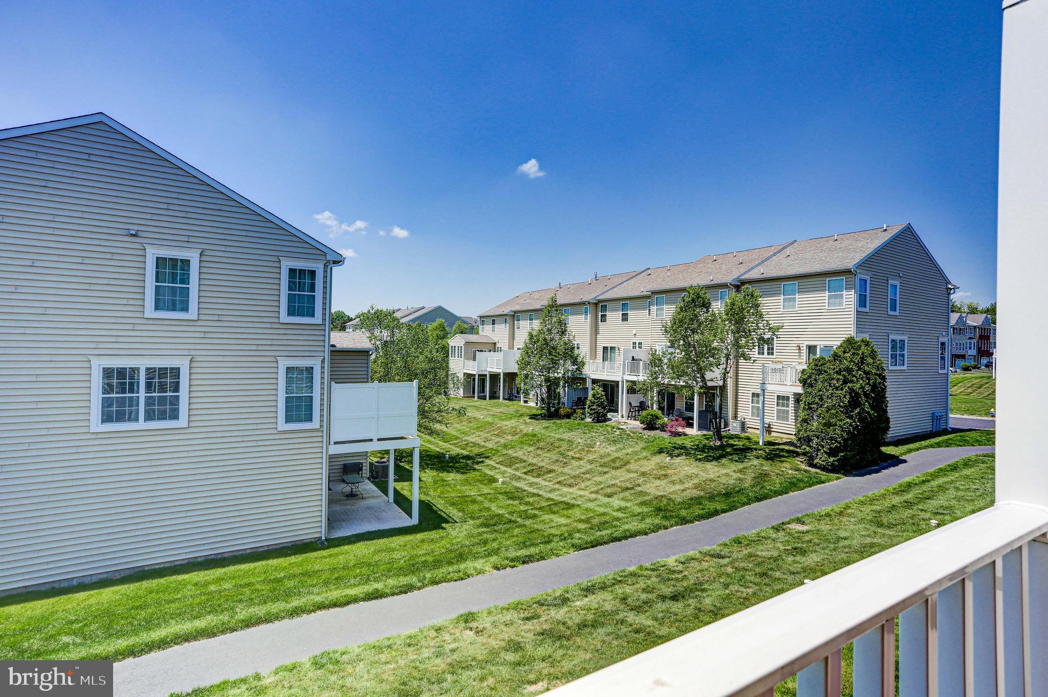 VILL AT COUNTRY VIEW - Residential