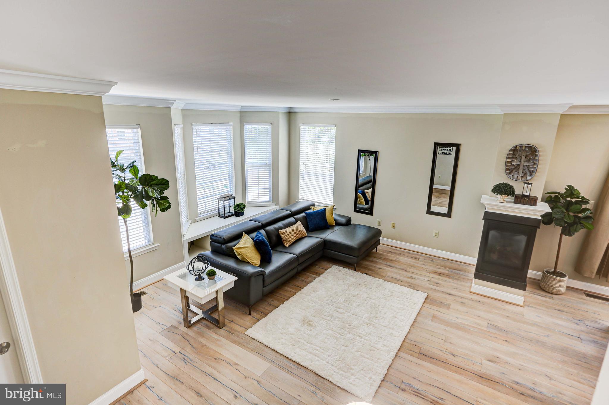 VILL AT COUNTRY VIEW - Residential