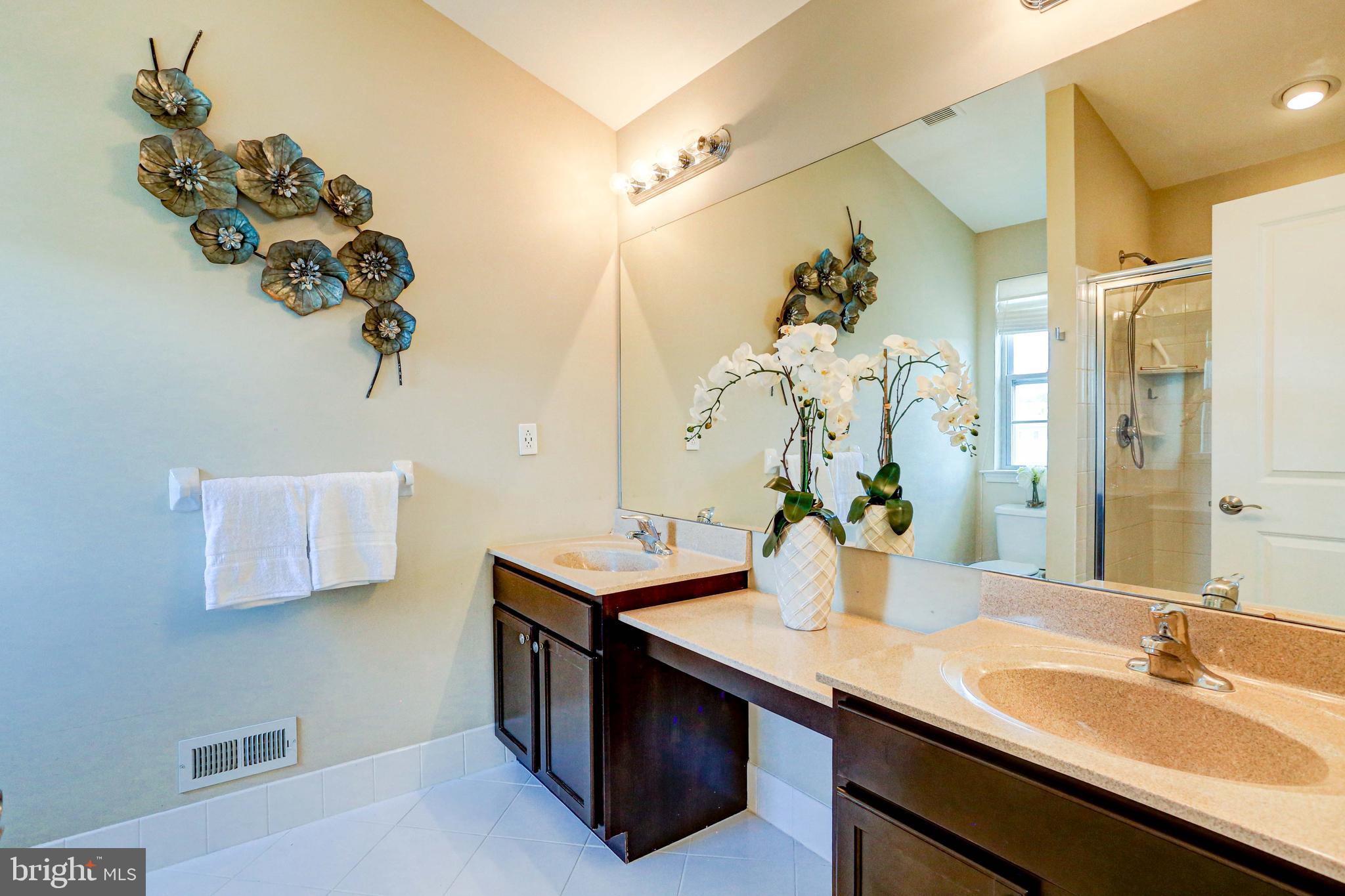 VILL AT COUNTRY VIEW - Residential