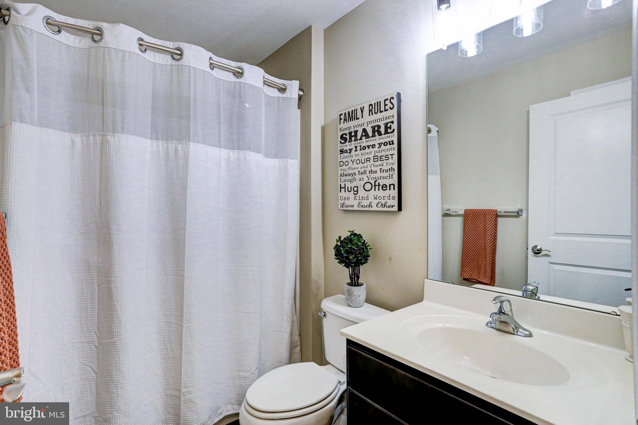 VILL AT COUNTRY VIEW - Residential