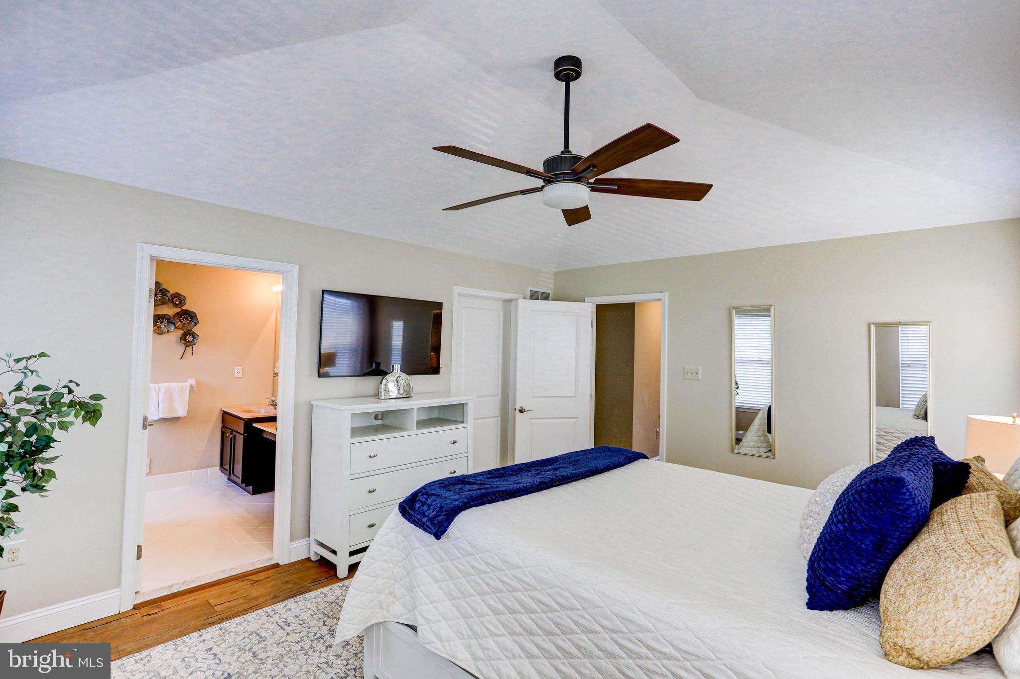 VILL AT COUNTRY VIEW - Residential