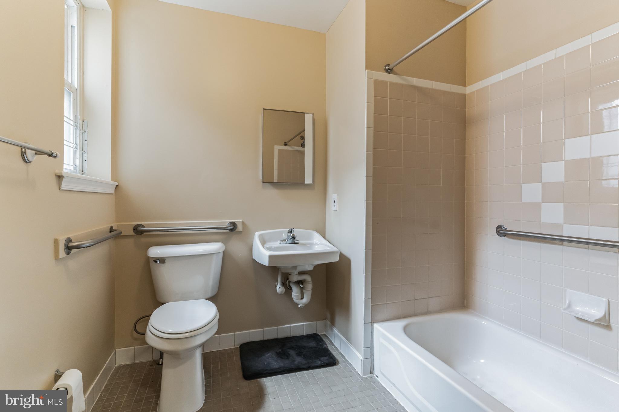 GRADUATE HOSPITAL - Residential Lease