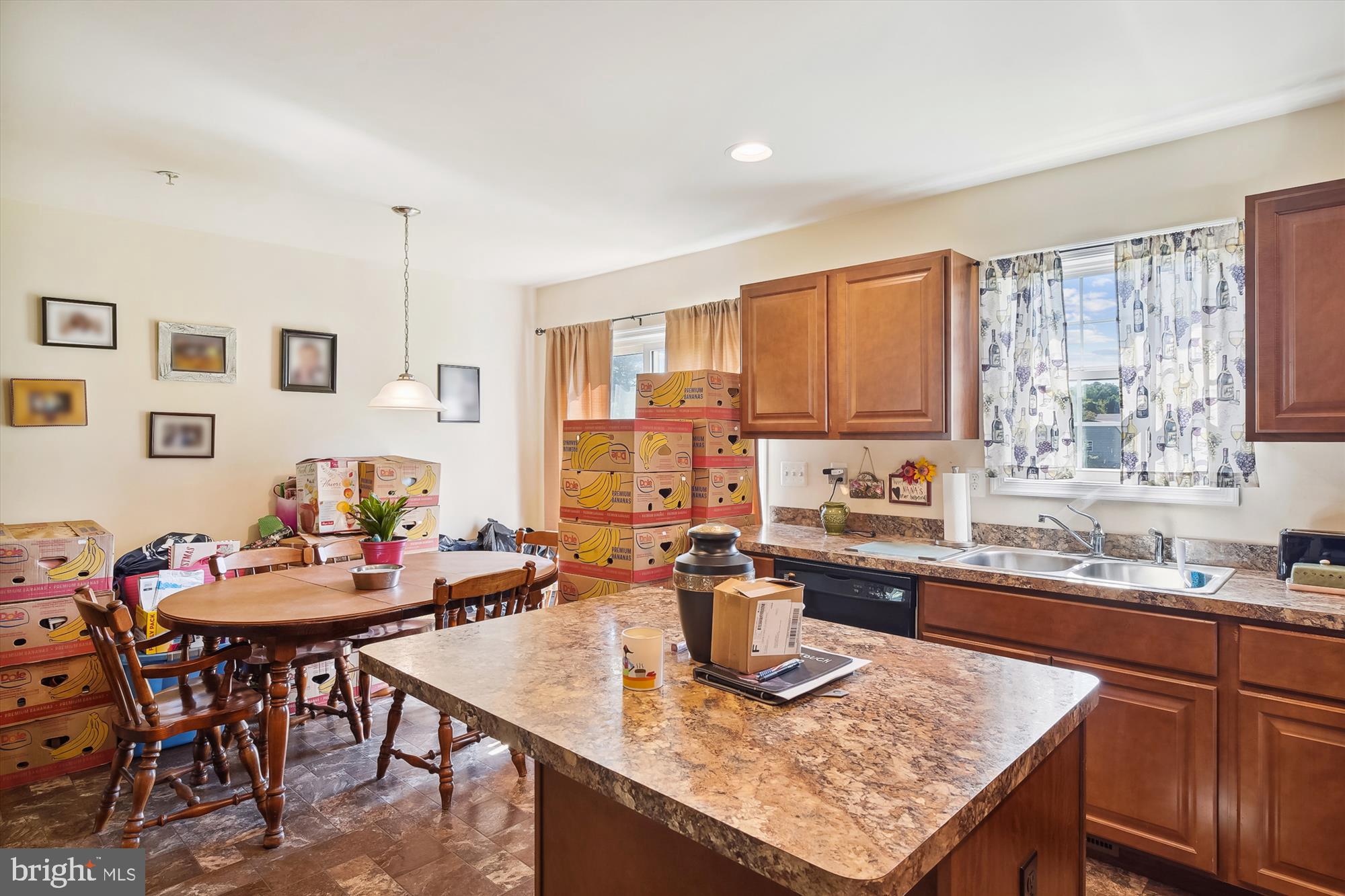 QUAKER ESTATES - Residential