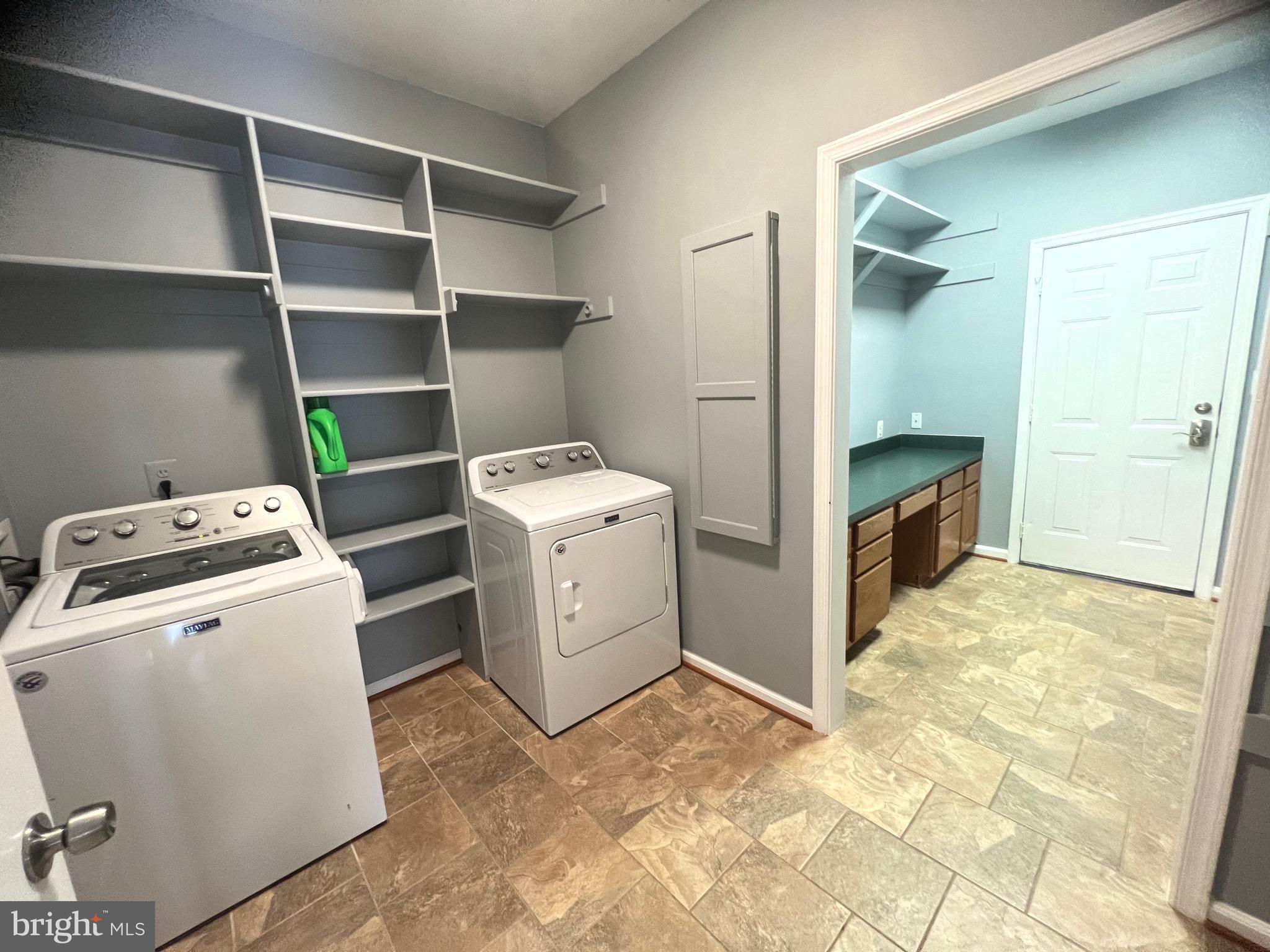 HAMPTON OAKS - Residential