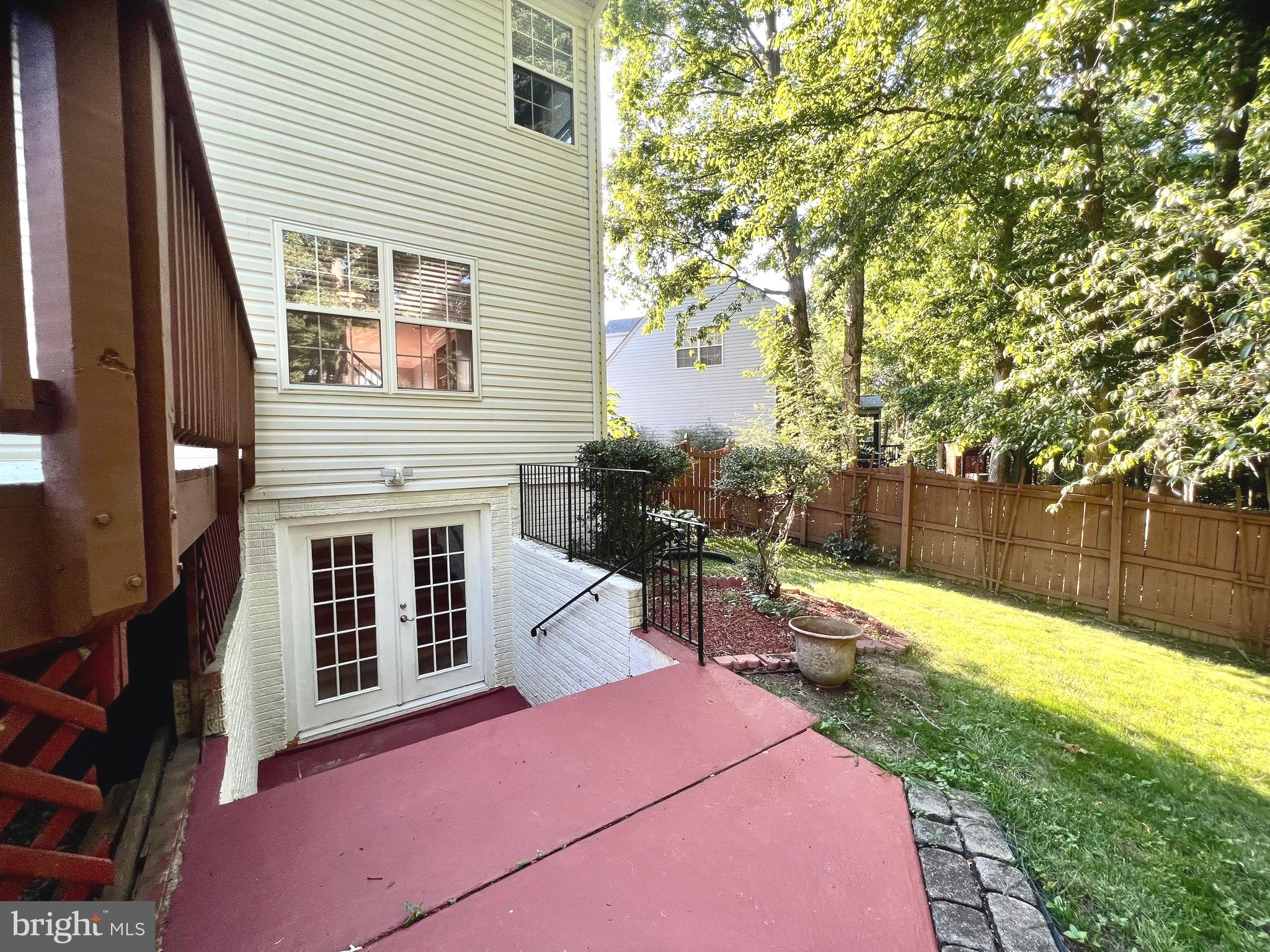 HAMPTON OAKS - Residential