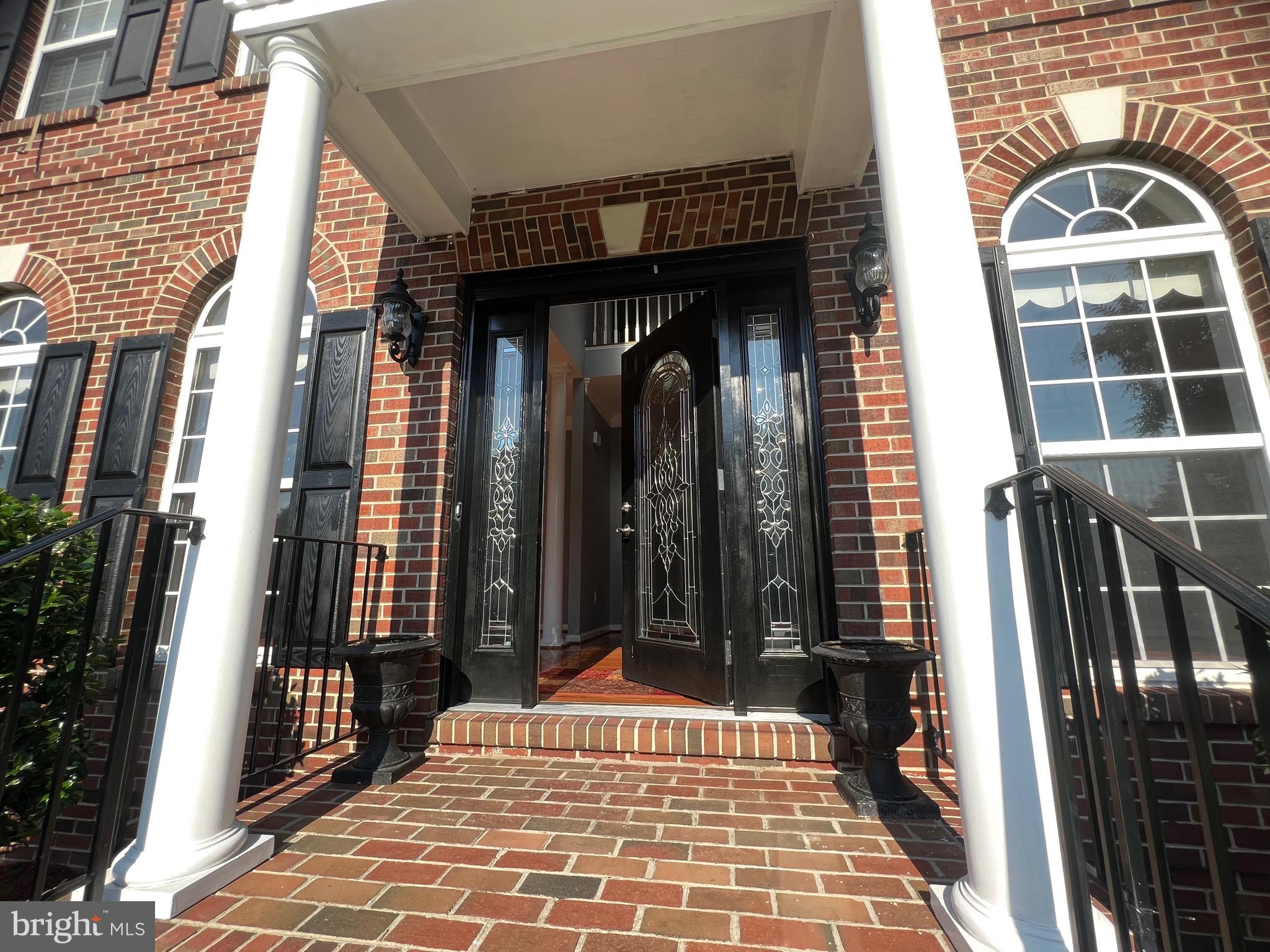 HAMPTON OAKS - Residential