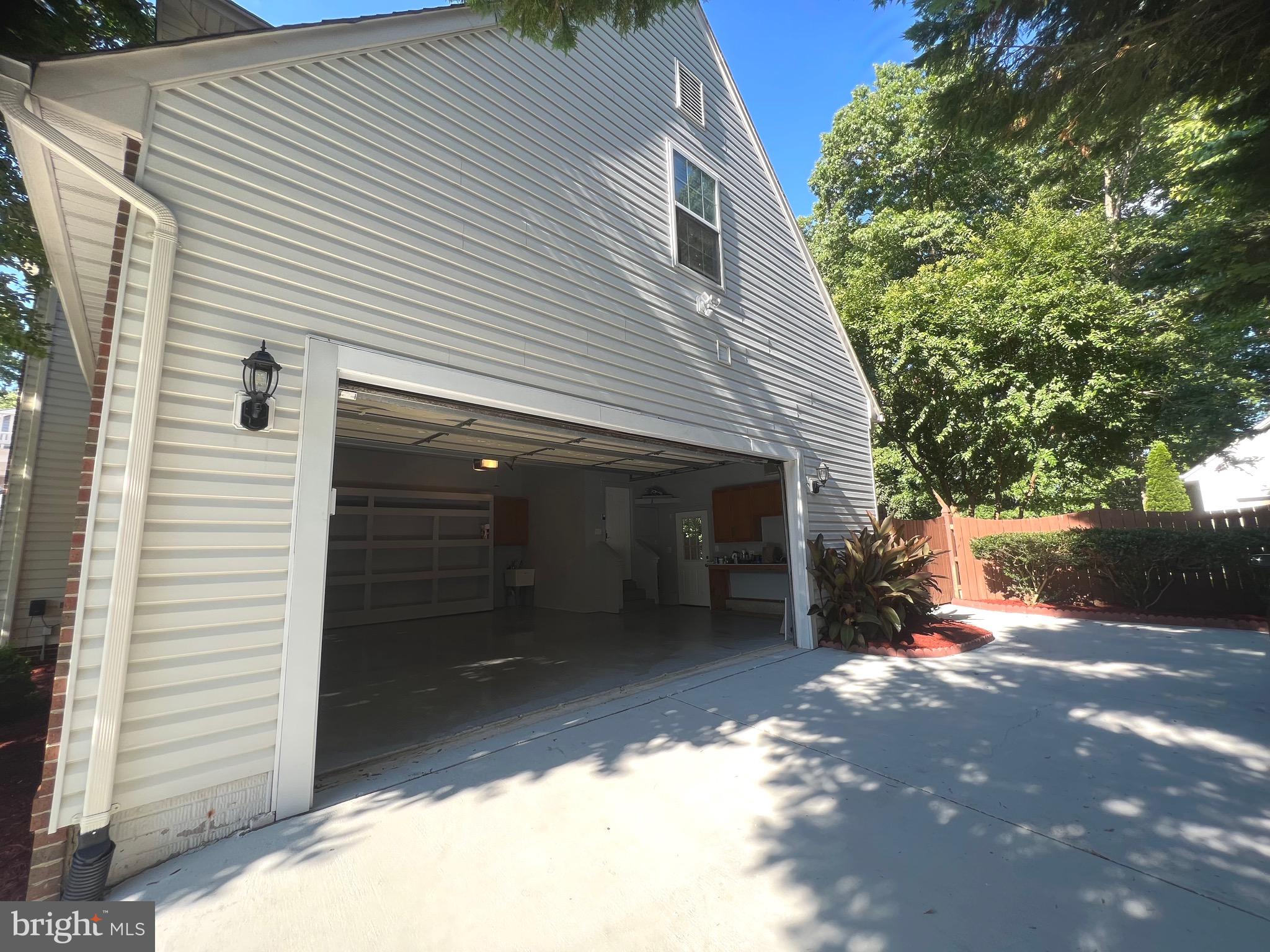 HAMPTON OAKS - Residential