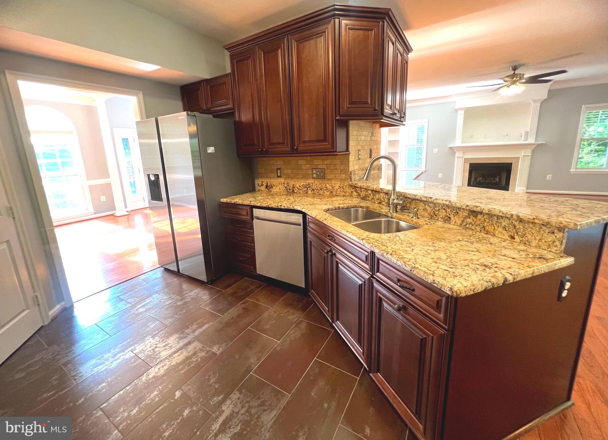 HAMPTON OAKS - Residential