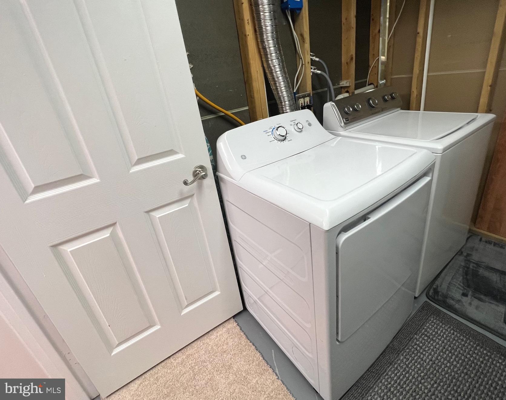 HAMPTON OAKS - Residential