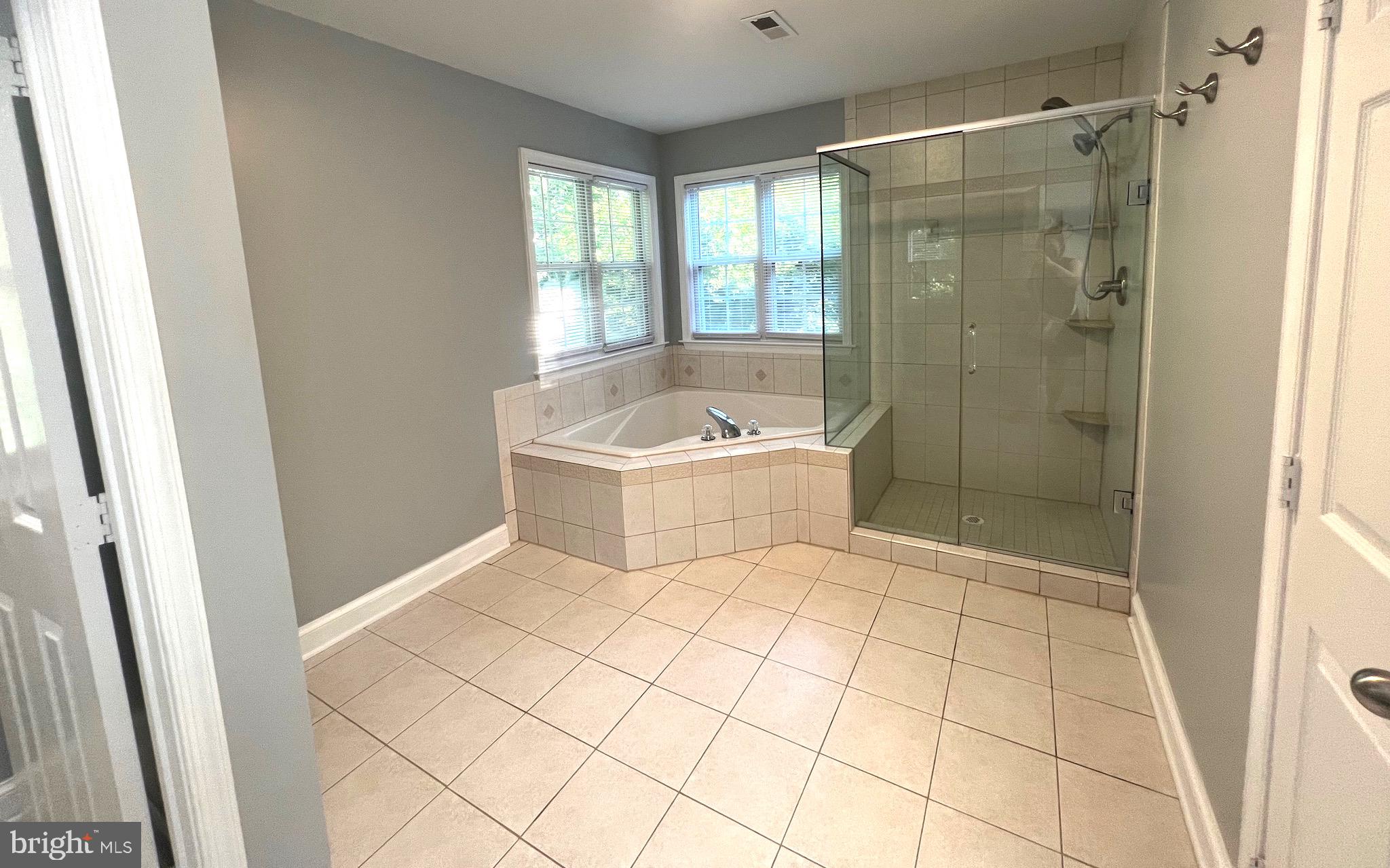 HAMPTON OAKS - Residential