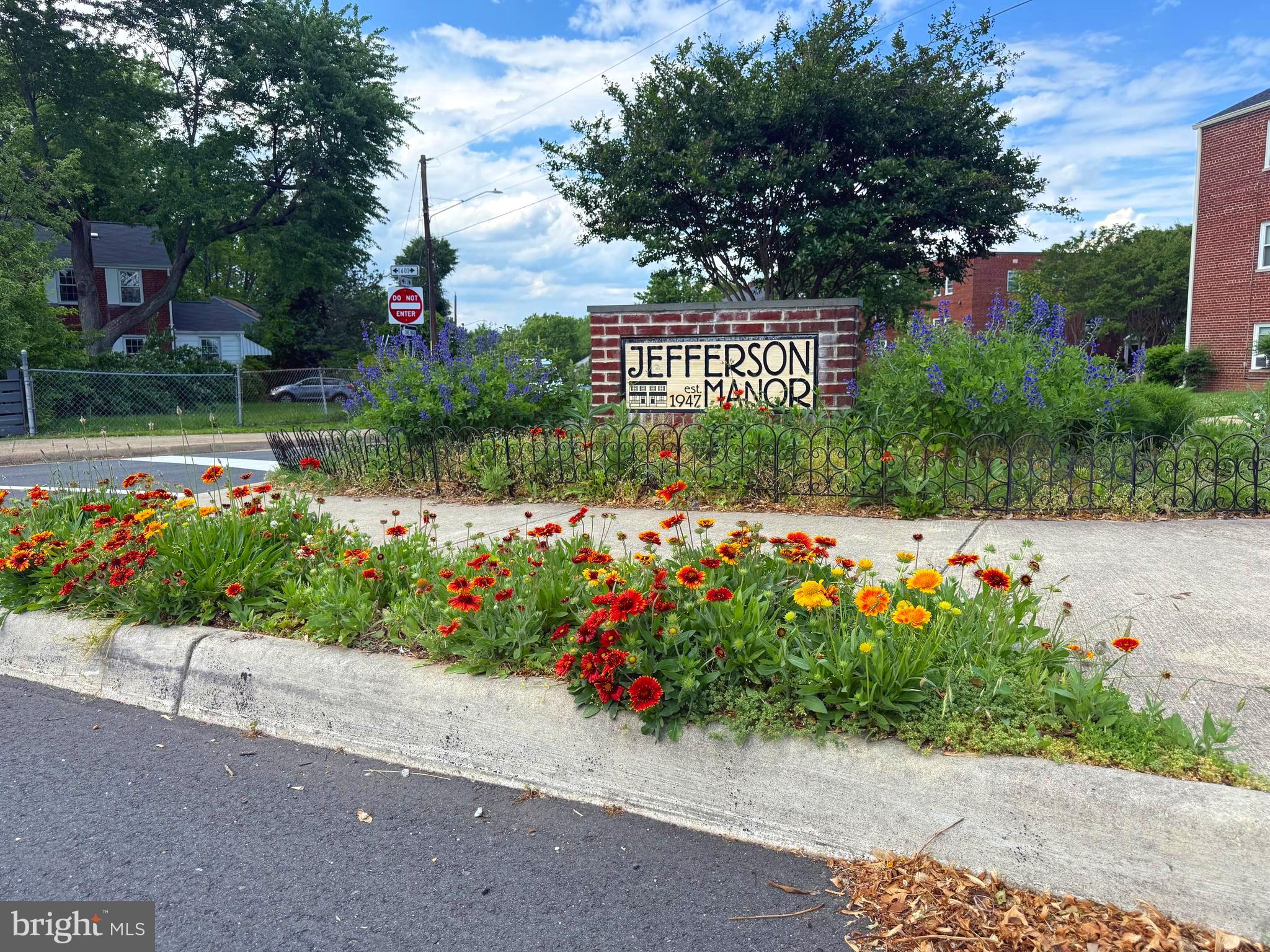 JEFFERSON MANOR - Residential