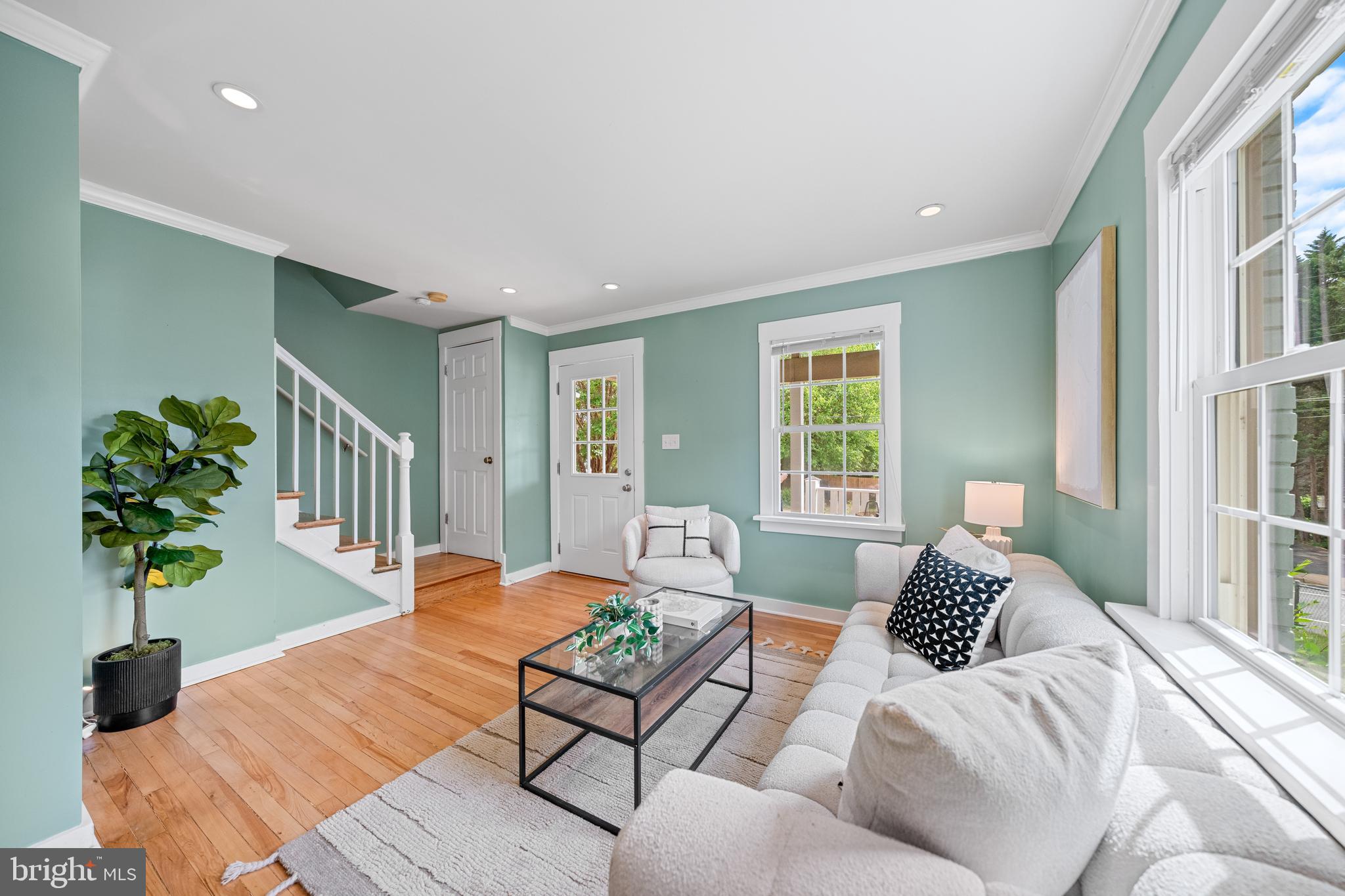 2616 FARMINGTON DRIVE
