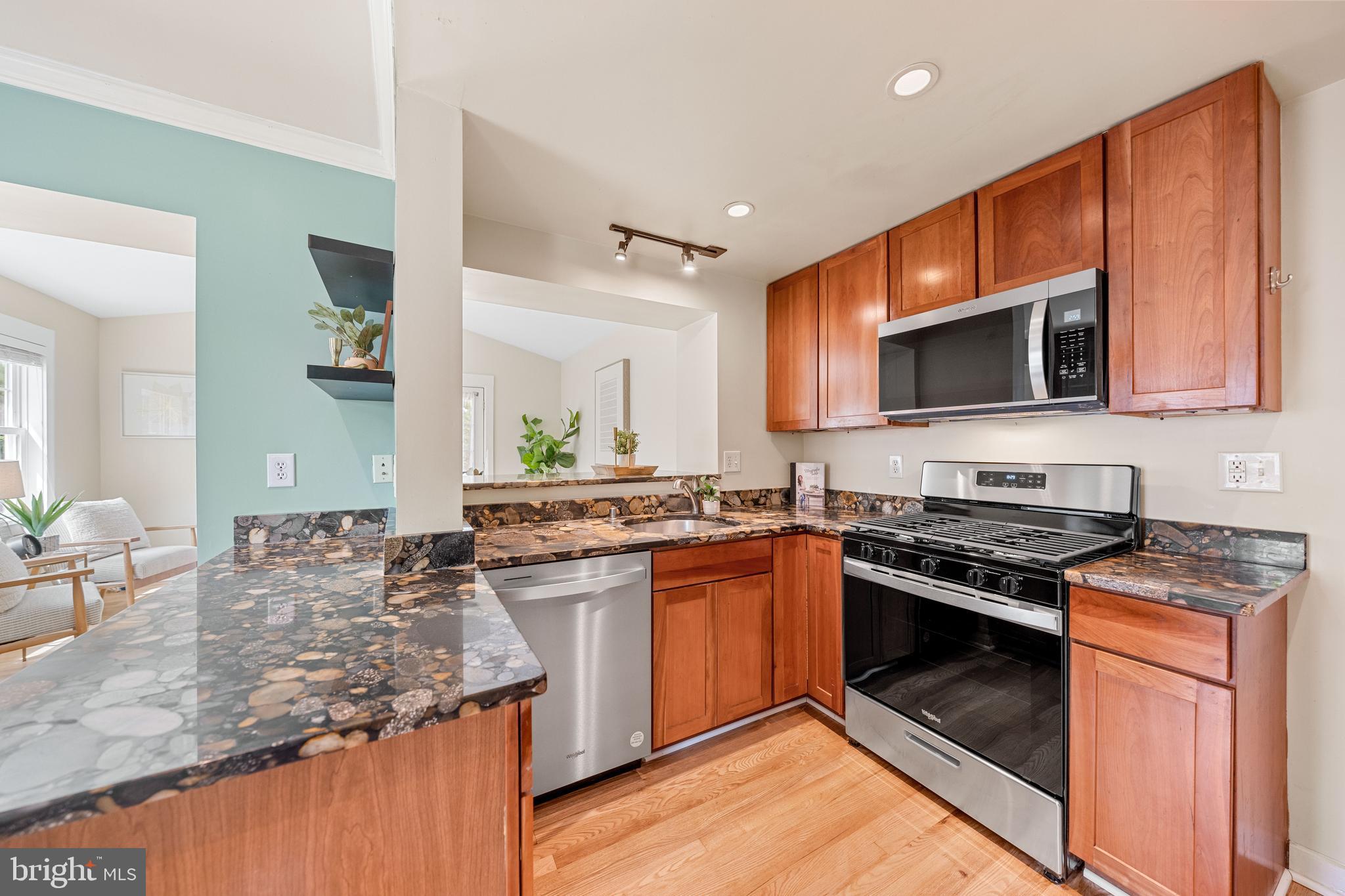 JEFFERSON MANOR - Residential