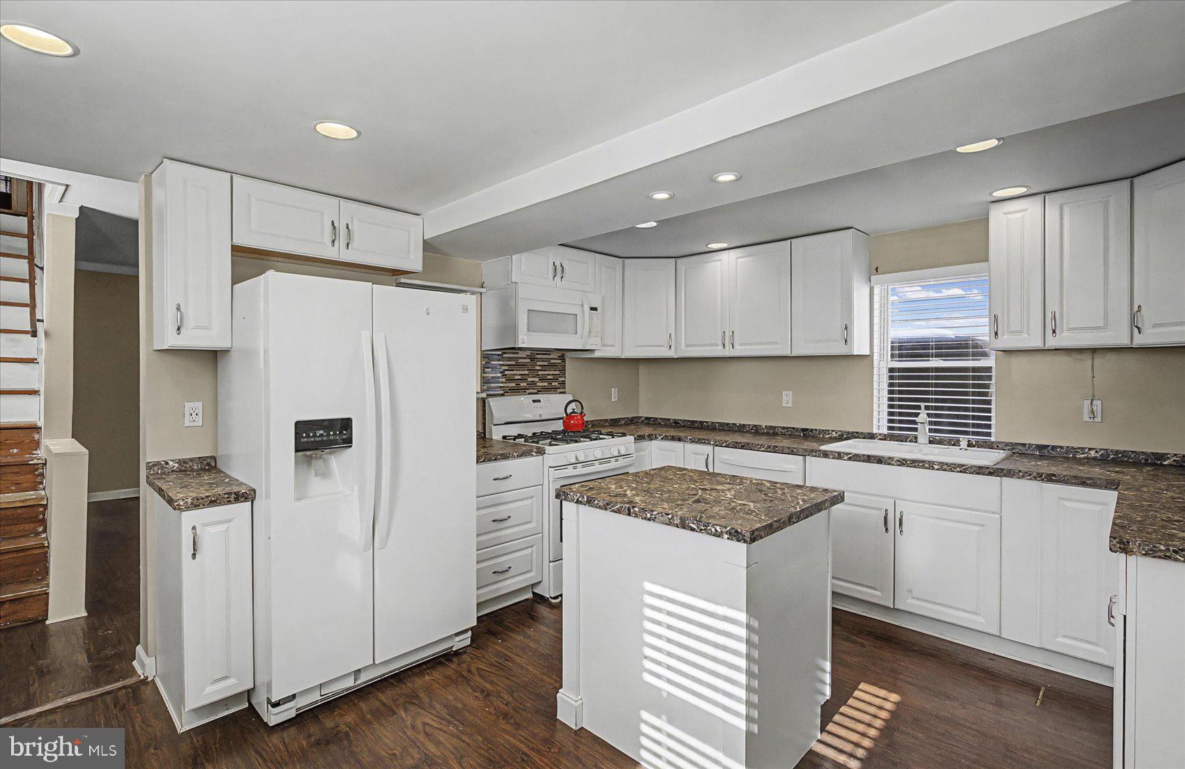 EDGEMERE/SPARROWS POINT - Residential