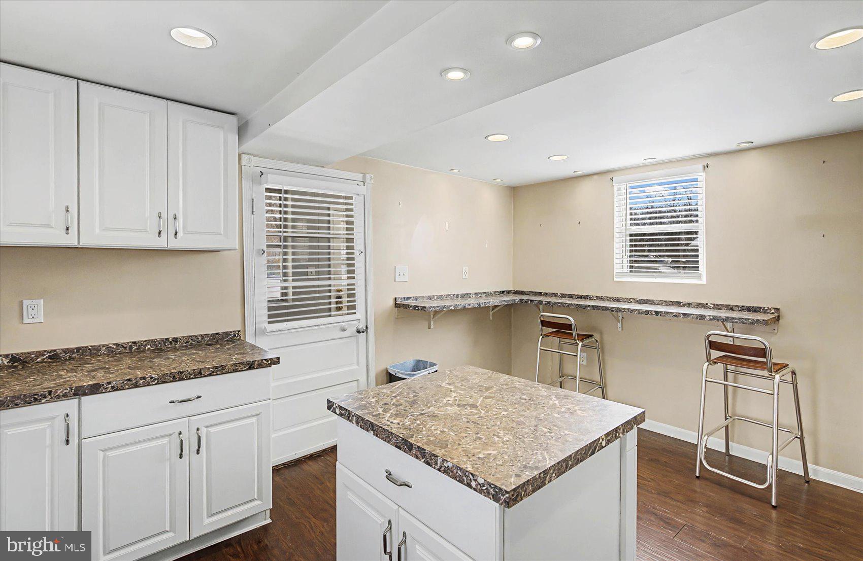 EDGEMERE/SPARROWS POINT - Residential