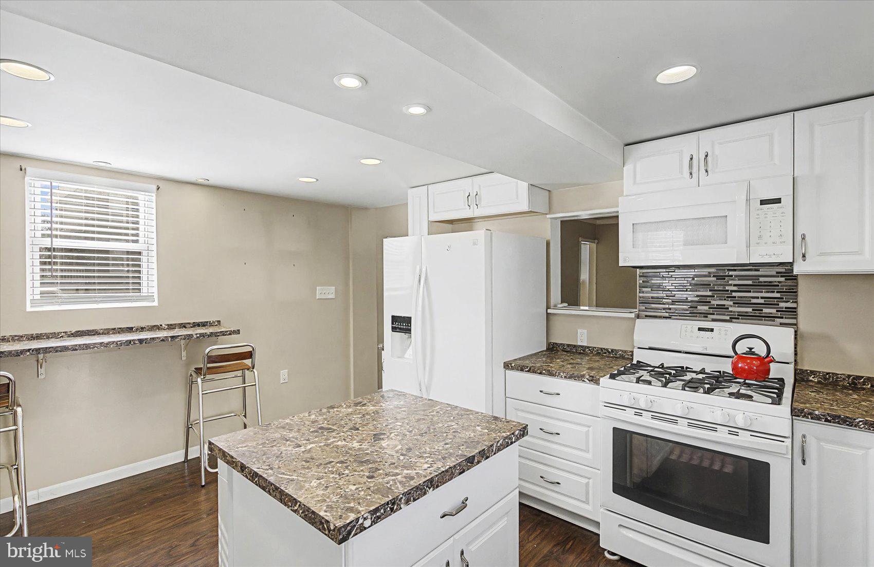 EDGEMERE/SPARROWS POINT - Residential