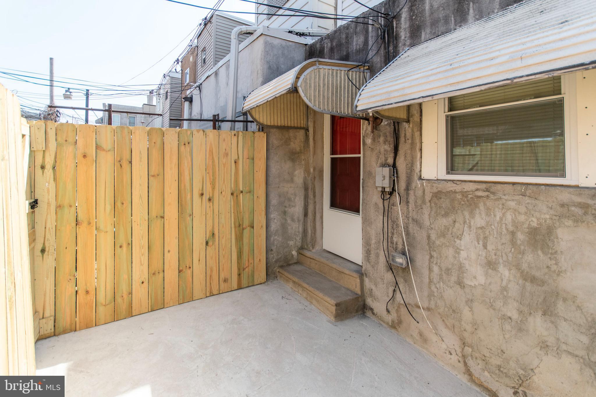 PORT RICHMOND - Residential Lease