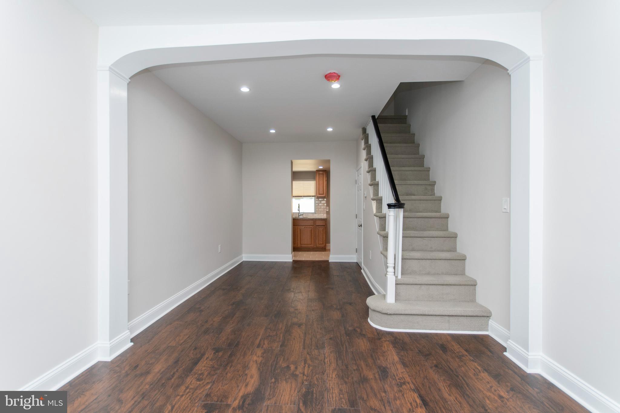 PORT RICHMOND - Residential Lease