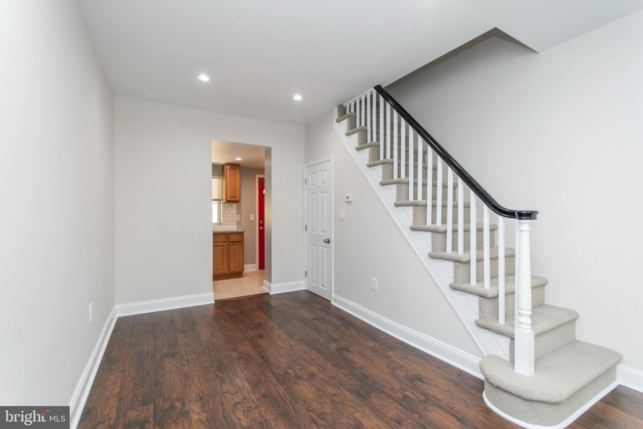 PORT RICHMOND - Residential Lease