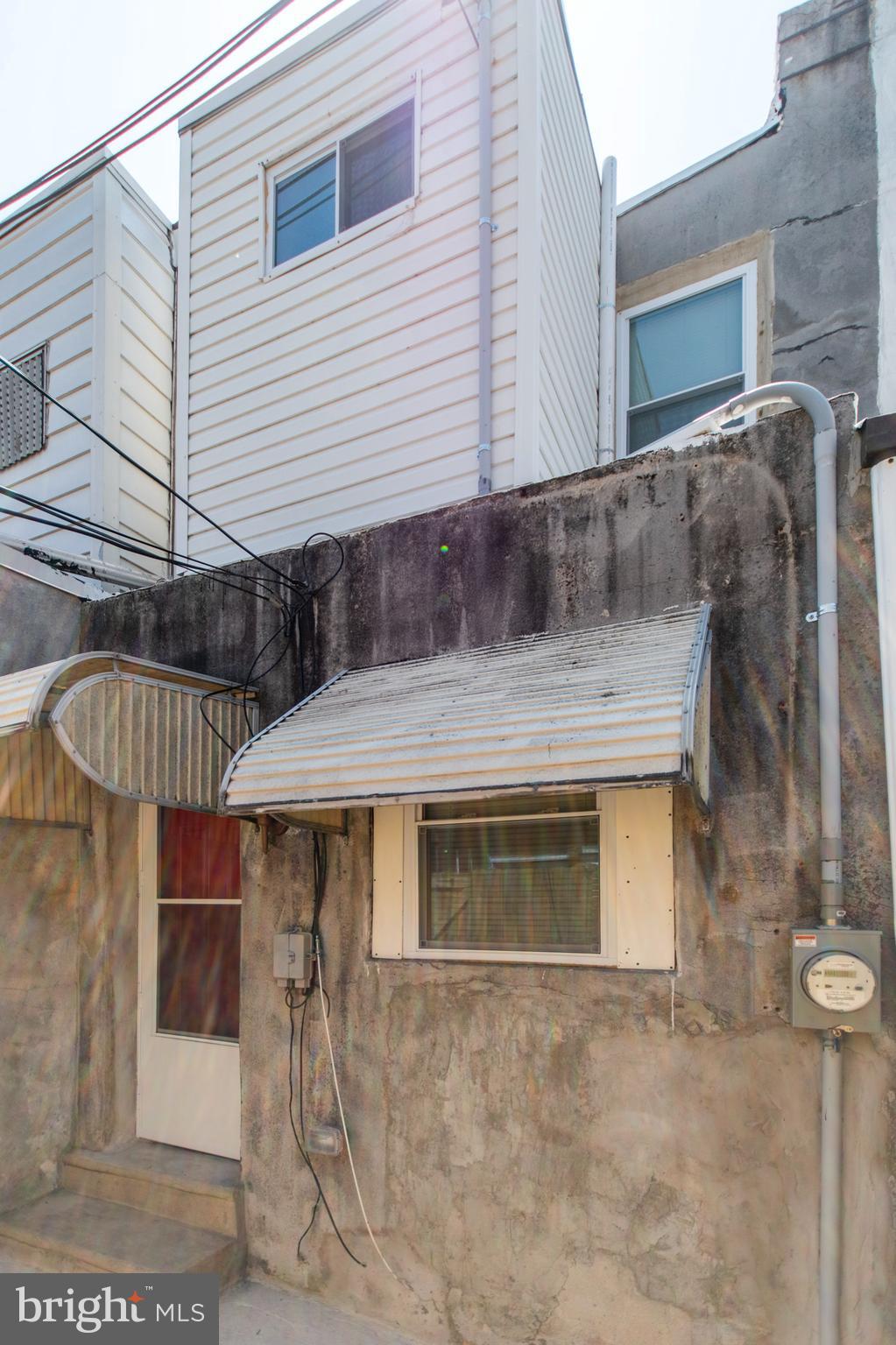 PORT RICHMOND - Residential Lease