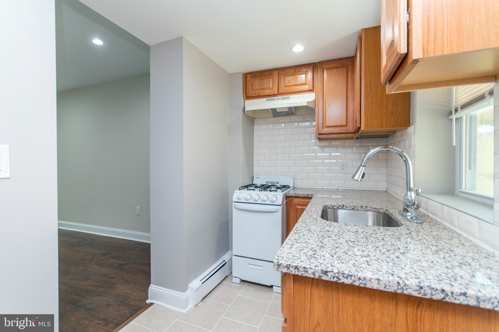PORT RICHMOND - Residential Lease