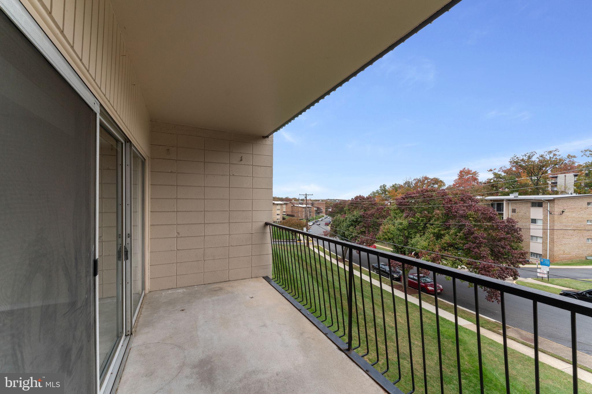 FRENCHMANS CREEK - Residential Lease