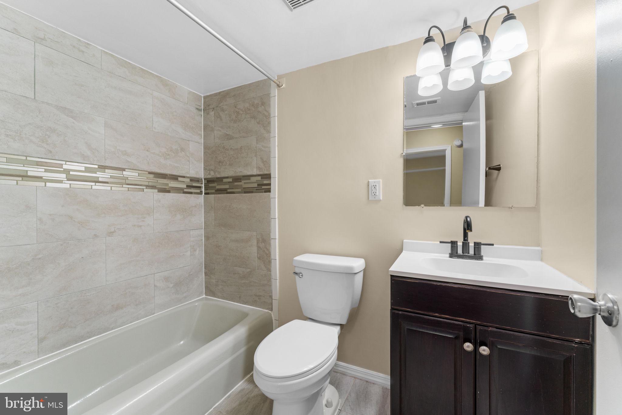 FRENCHMANS CREEK - Residential Lease