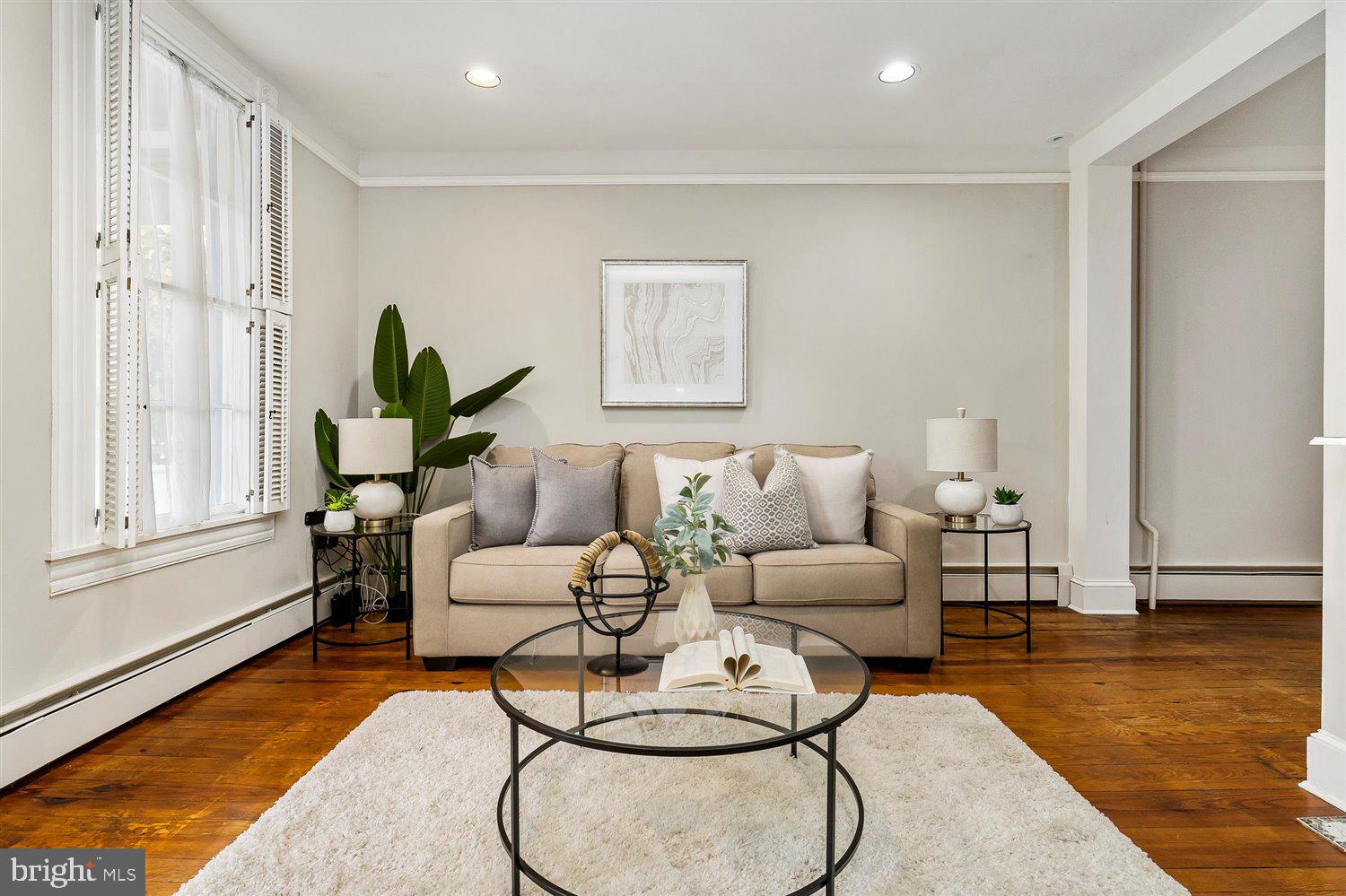 LAKE ROLAND - Residential