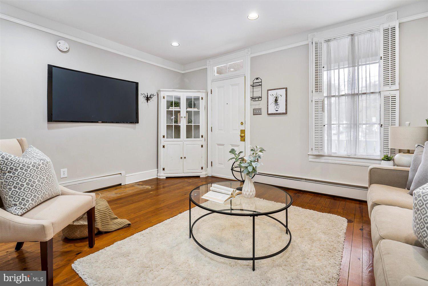 LAKE ROLAND - Residential