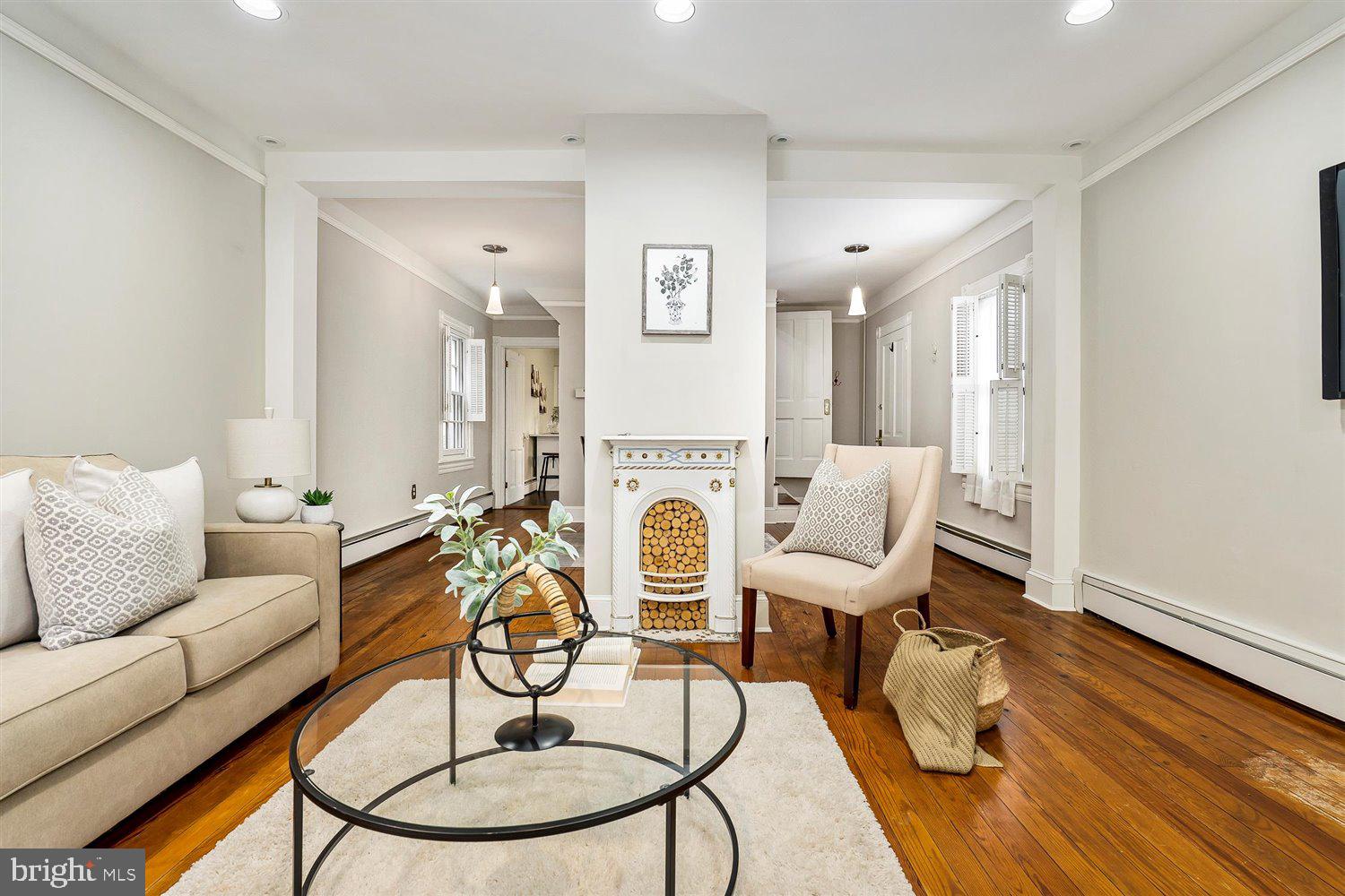 LAKE ROLAND - Residential