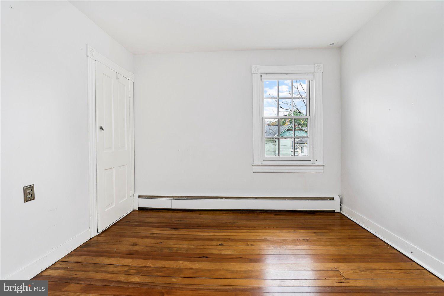 LAKE ROLAND - Residential