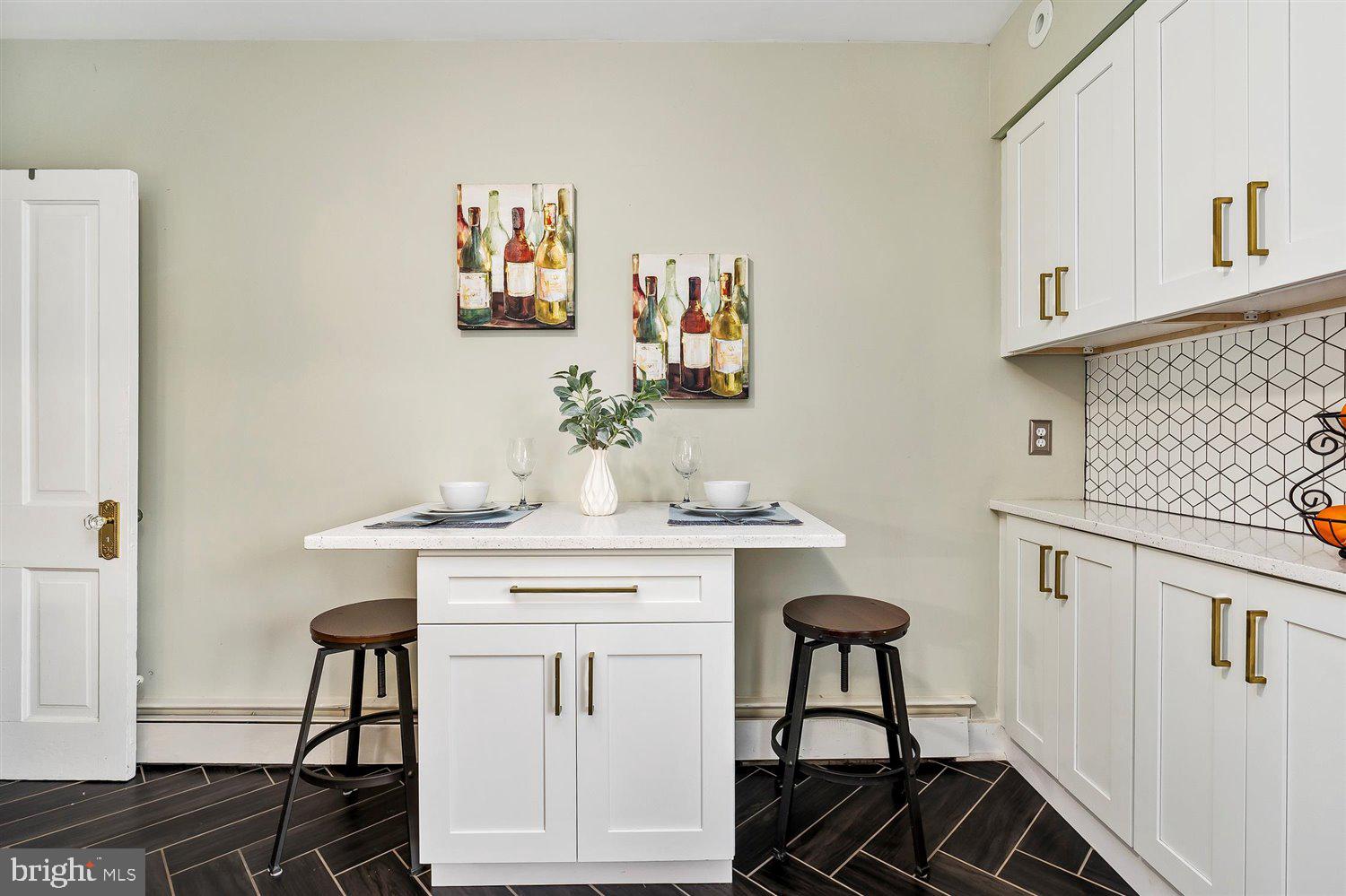 LAKE ROLAND - Residential