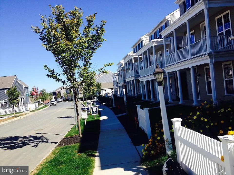 ARCONA ESTATES - Residential Lease